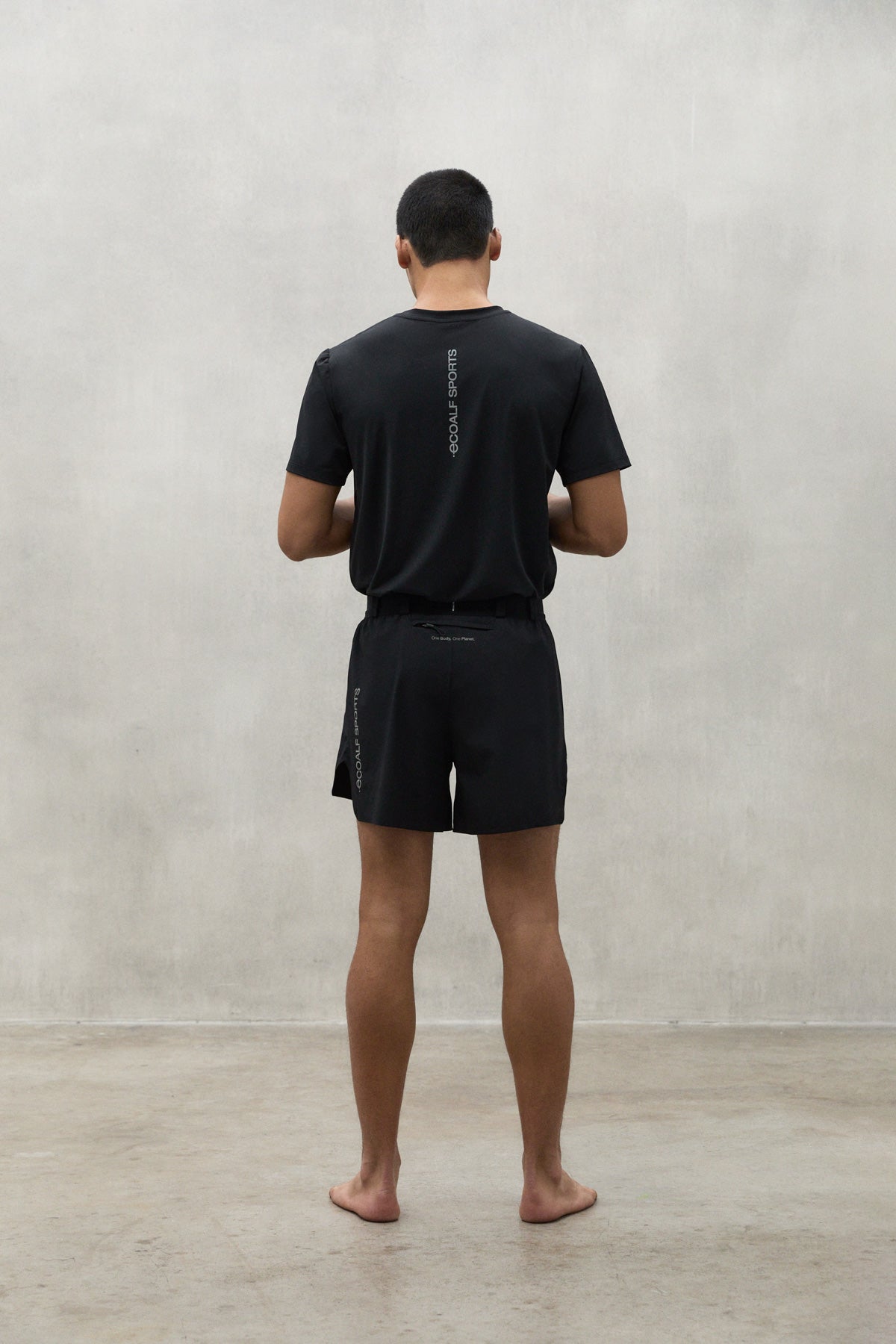 pantalones-cortos-ecoalf-barcelona-negros-ultraligeros-para-running image 4