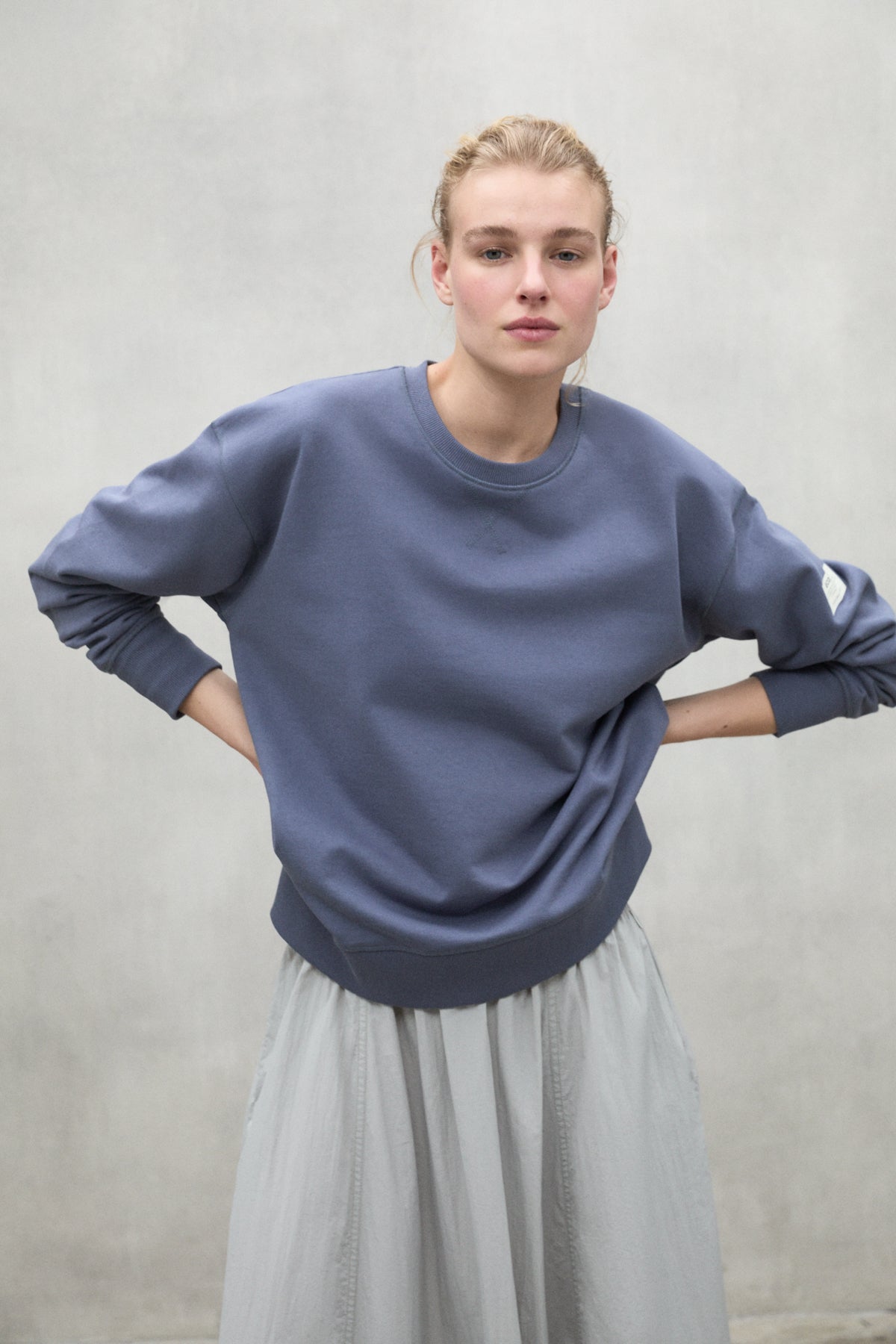 ecoalf-sudadera-storm-gris-oscuro-de-mujer image 3