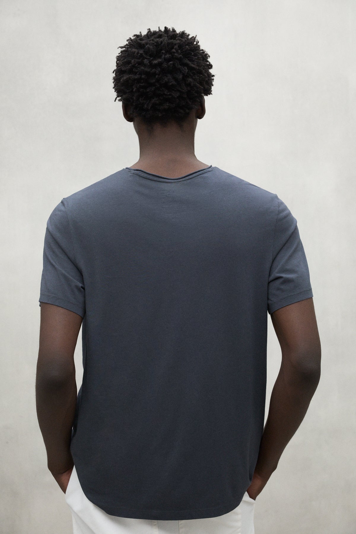 camiseta-ecoalf-najac-gris-oscuro-de-hombre-algod-n-org-nico-y-tencel-lyocell-fi image 2