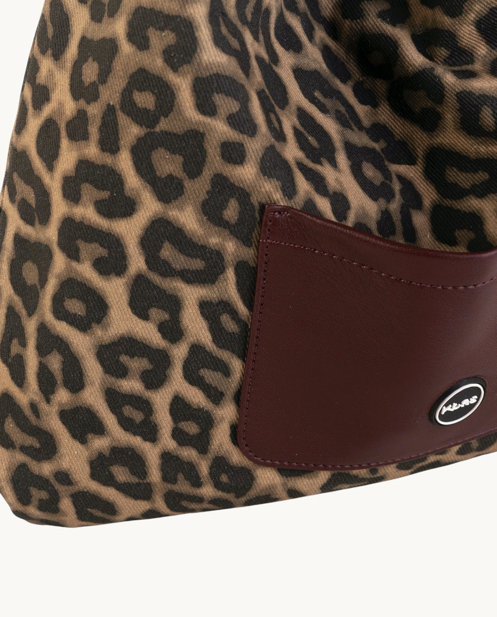 kbas-hobo-peque-o-reversible-animal-print-y-piel-sint-tica-color-granate image 3