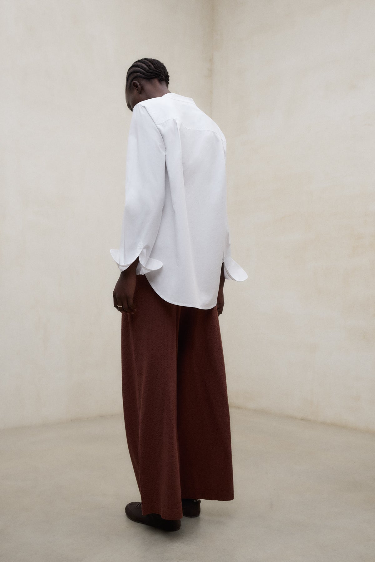camisa-agnes-blanca-ecoalf-de-70-algod-n-org-nico-fit-regular-con-botones image 3