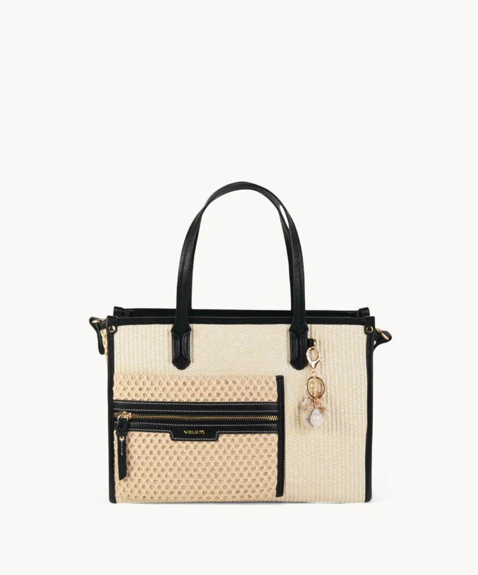 bolso-de-hombro-briana-de-kbas-en-rafia-blanca-con-detalles-en-negro-y-bolsillo- image 1