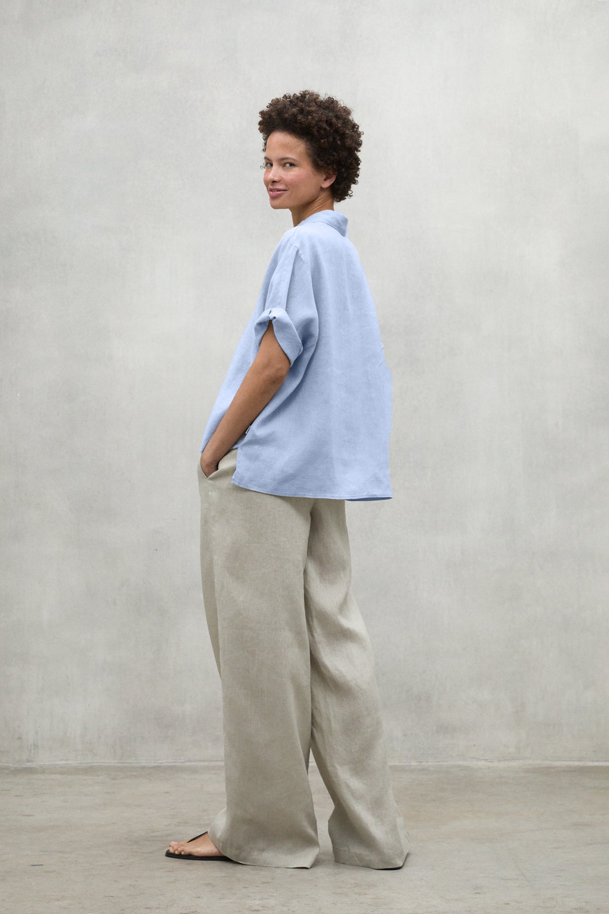 ecoalf-camisa-melania-azul-claro-mujer-lino-reciclado image 3