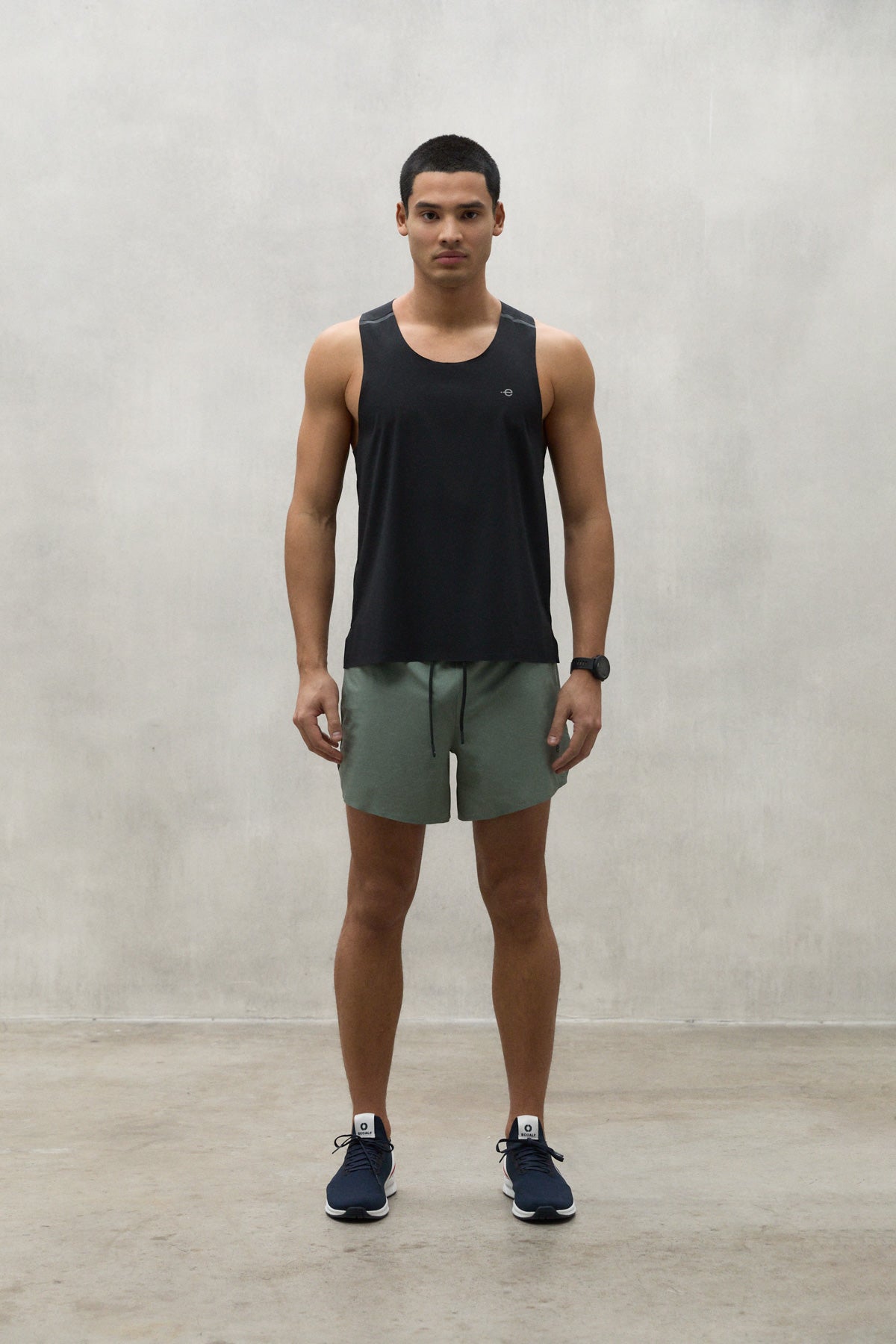 ecoalf-top-bombay-negro-hombre-running image 2