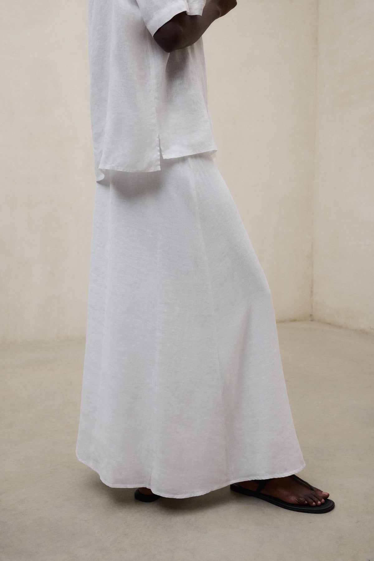 ecoalf-falda-beth-blanca-lino-corte-en-a-forro-interior image 2
