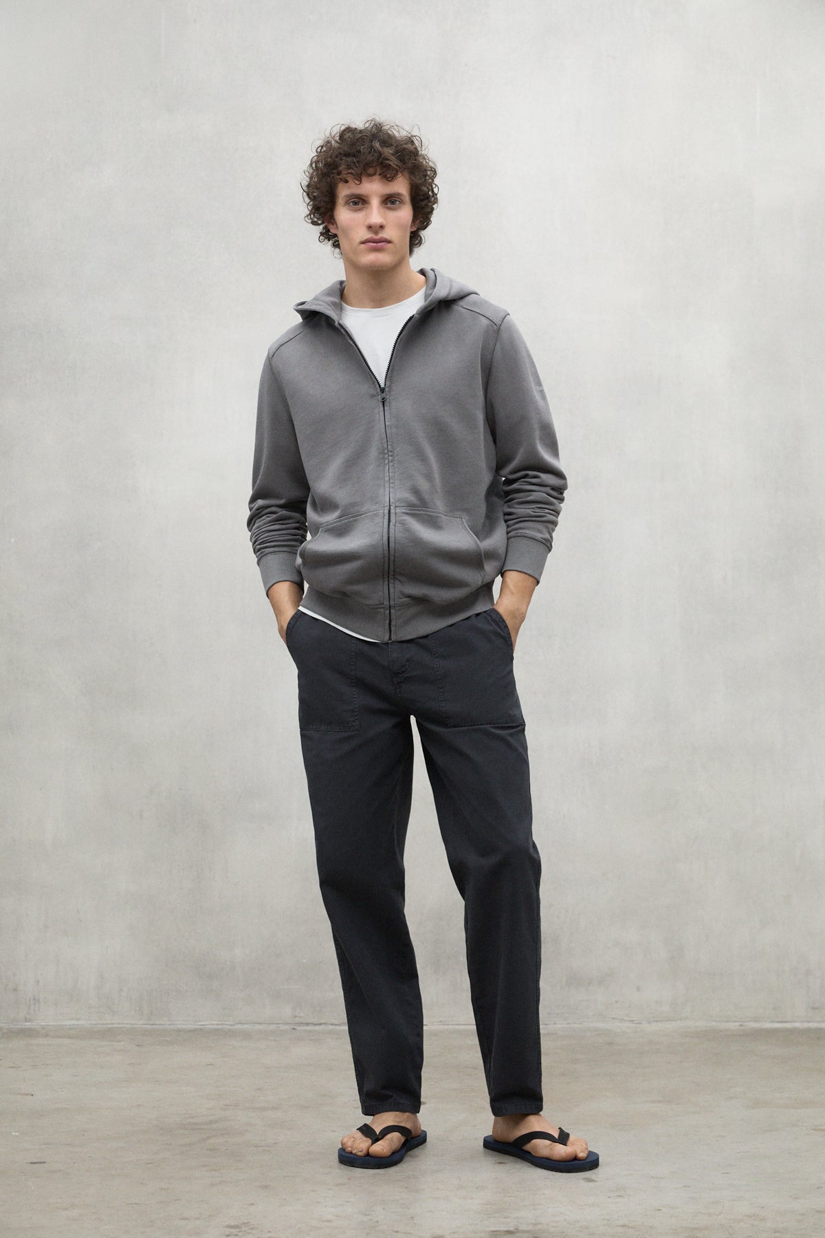 sudadera-rena-gris-oscuro-de-hombre-ecoalf image 1