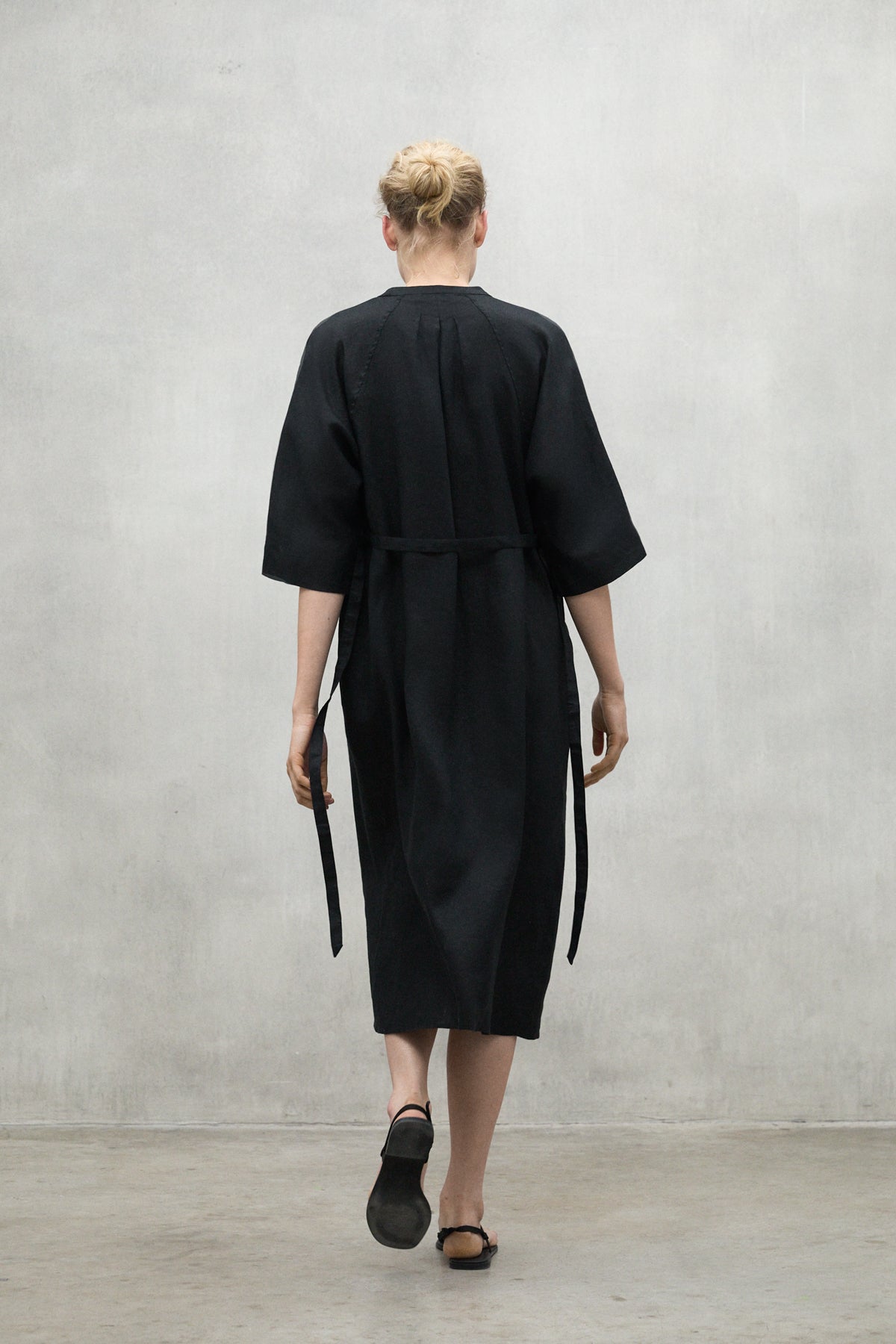 vestido-largo-lea-de-ecoalf-para-mujer-20-lino-reciclado-negro image 3