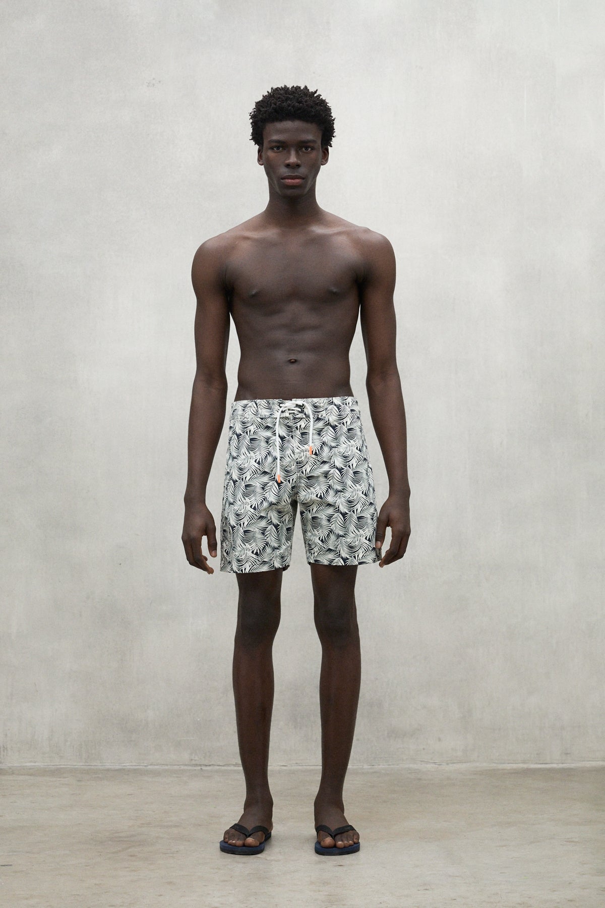 traje-de-ba-o-byron-azul-ecoalf-poliamida-reciclada-hombre image 1