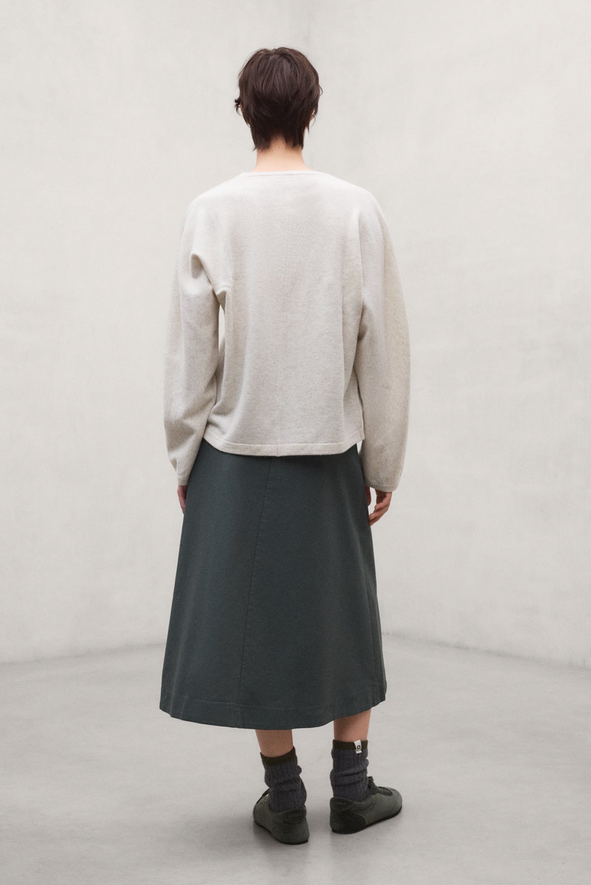 ecoalf-falda-villena-khaki-de-mujer-midi-evas-100-algod-n-reciclado-cremallera image 2