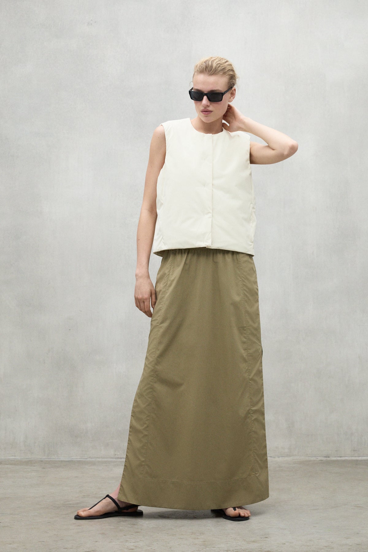 chaleco-ecoalf-karin-beige-de-poli-ster-reciclado-para-mujer image 1