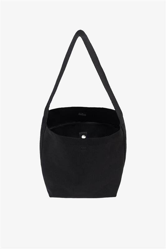 bolso-bucket-marta-tika-de-ecoalf-para-mujer-negro-poli-ster-reciclado-uto-38x33 image 3