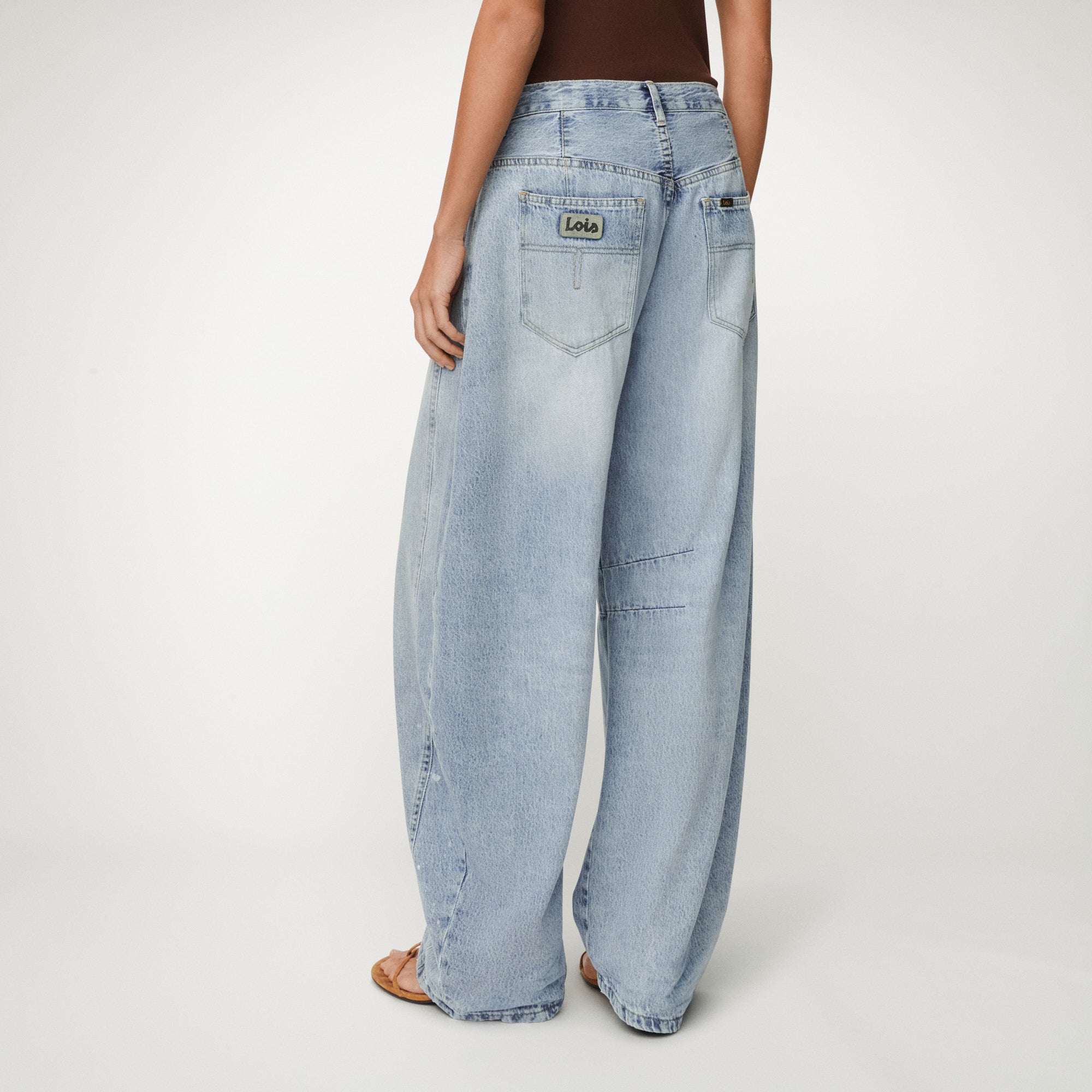 lois-aliana-prenda-de-mujer-de-la-colecci-n-lois-disponible-en-tallas-24-a-31 image 3