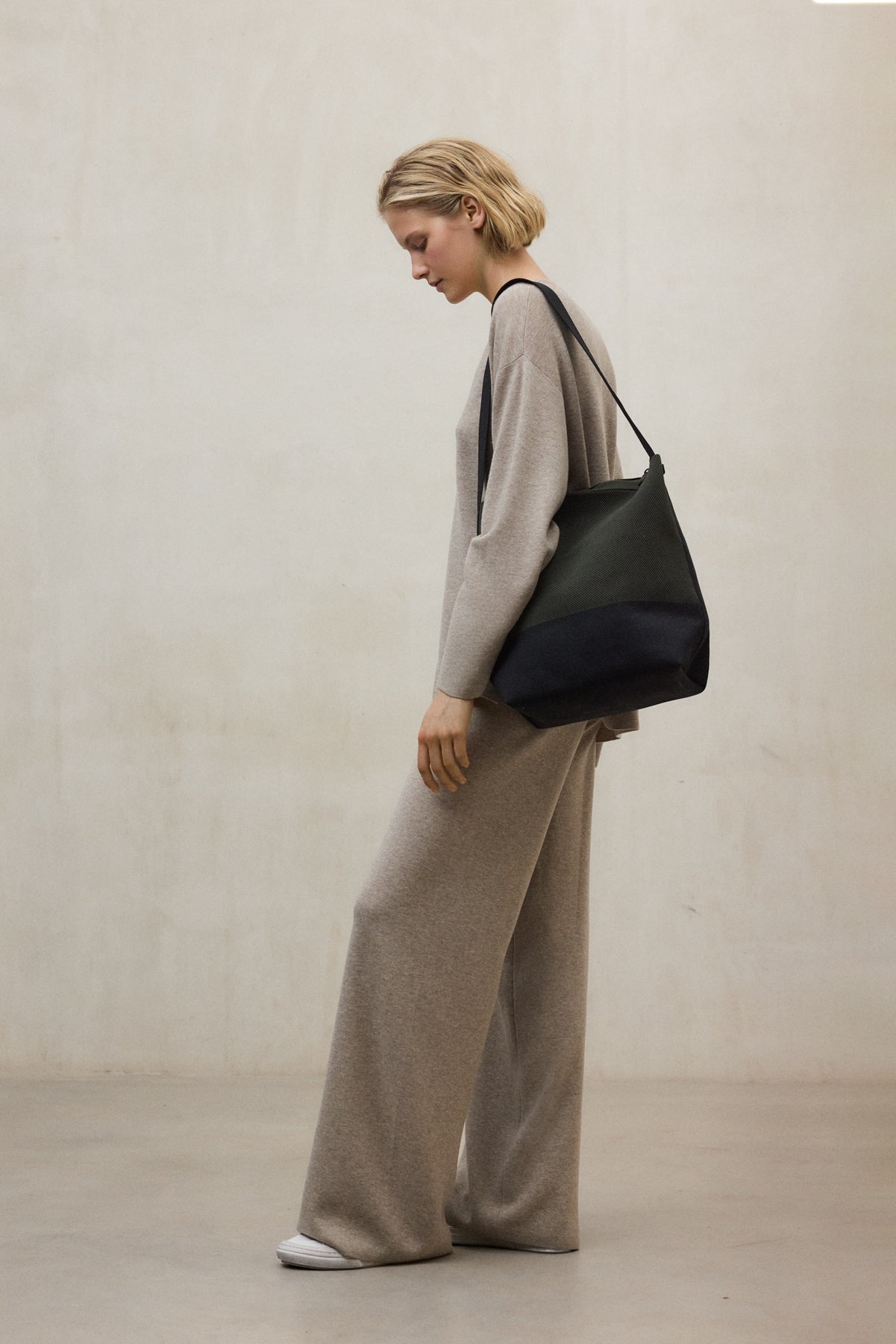 ecoalf-bolso-bucket-tika-khaki-bolso-de-hombro-de-punto-con-poli-ster-reciclado image 2
