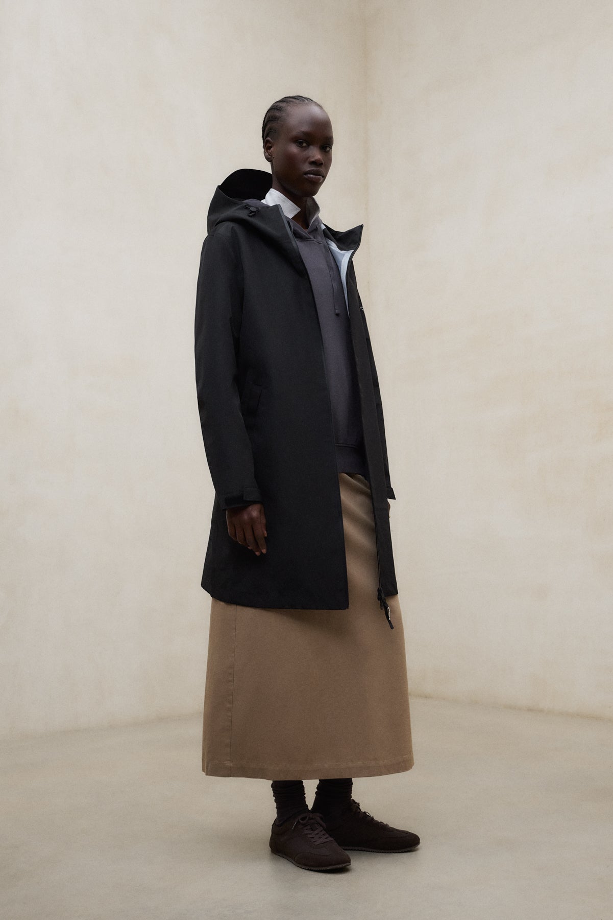 chaqueta-neve-negra-ecoalf-para-mujer image 1