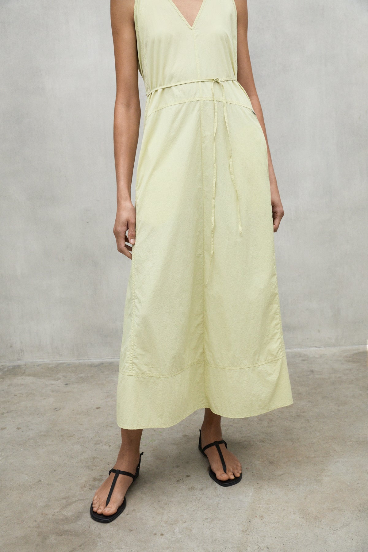 vestido-ecoalf-anatasa-amarillo-para-mujer-100-poliamida-reciclada-fit-holgado image 3