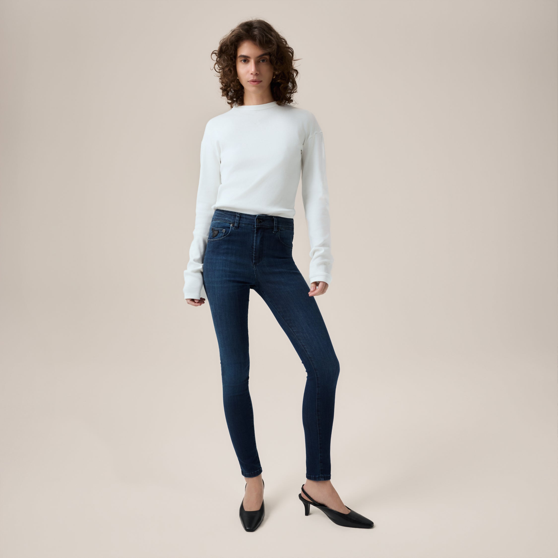 lois-celia-pantal-n-de-tiro-alto-y-pierna-recta image 3