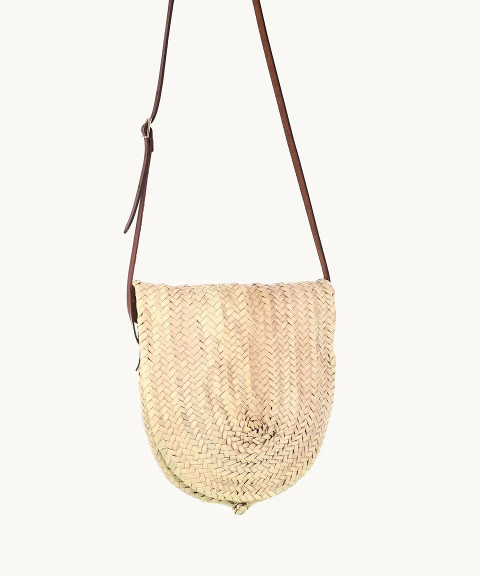 bolso-bandolera-kbas-de-palma-natural-asa-de-cuero image 1