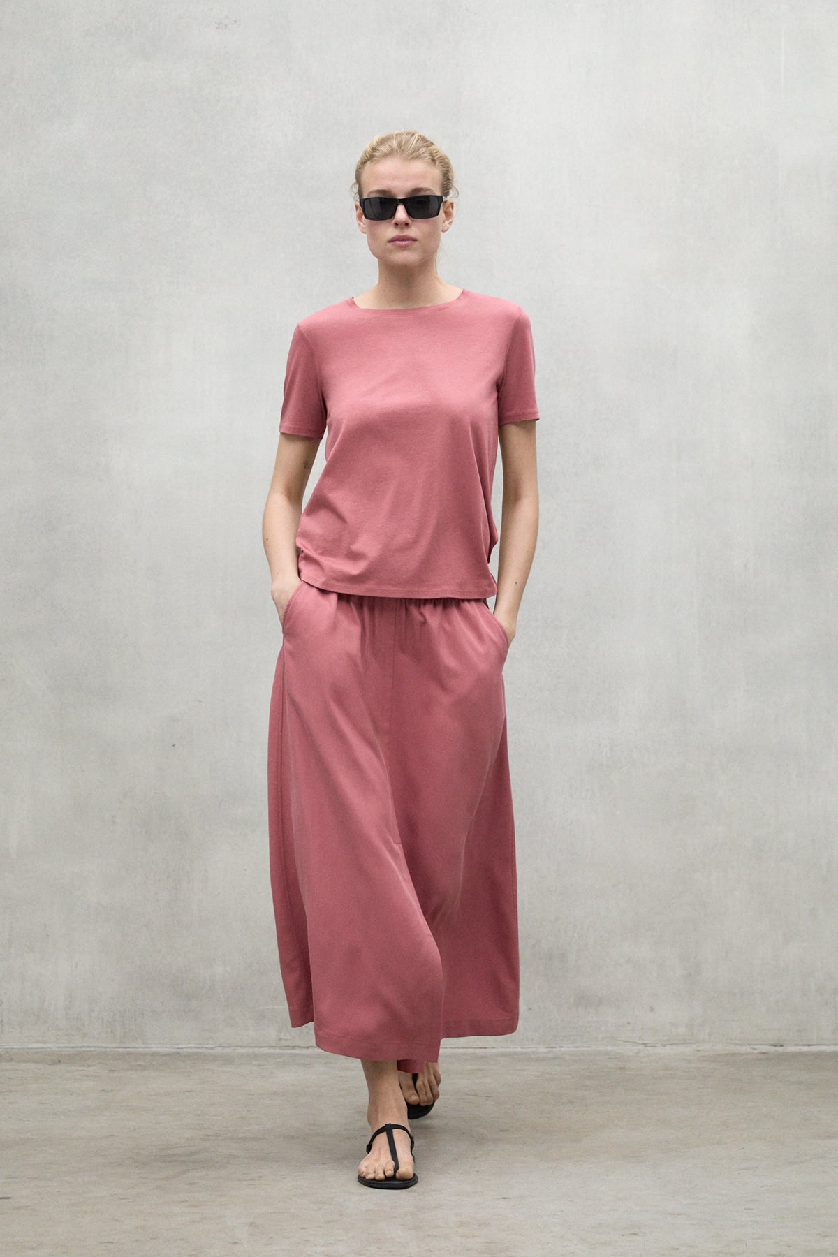 ecoalf-falda-yoko-roja-para-mujer-tencel-lyocell-silueta-en-a-y-cremallera-invis image 1
