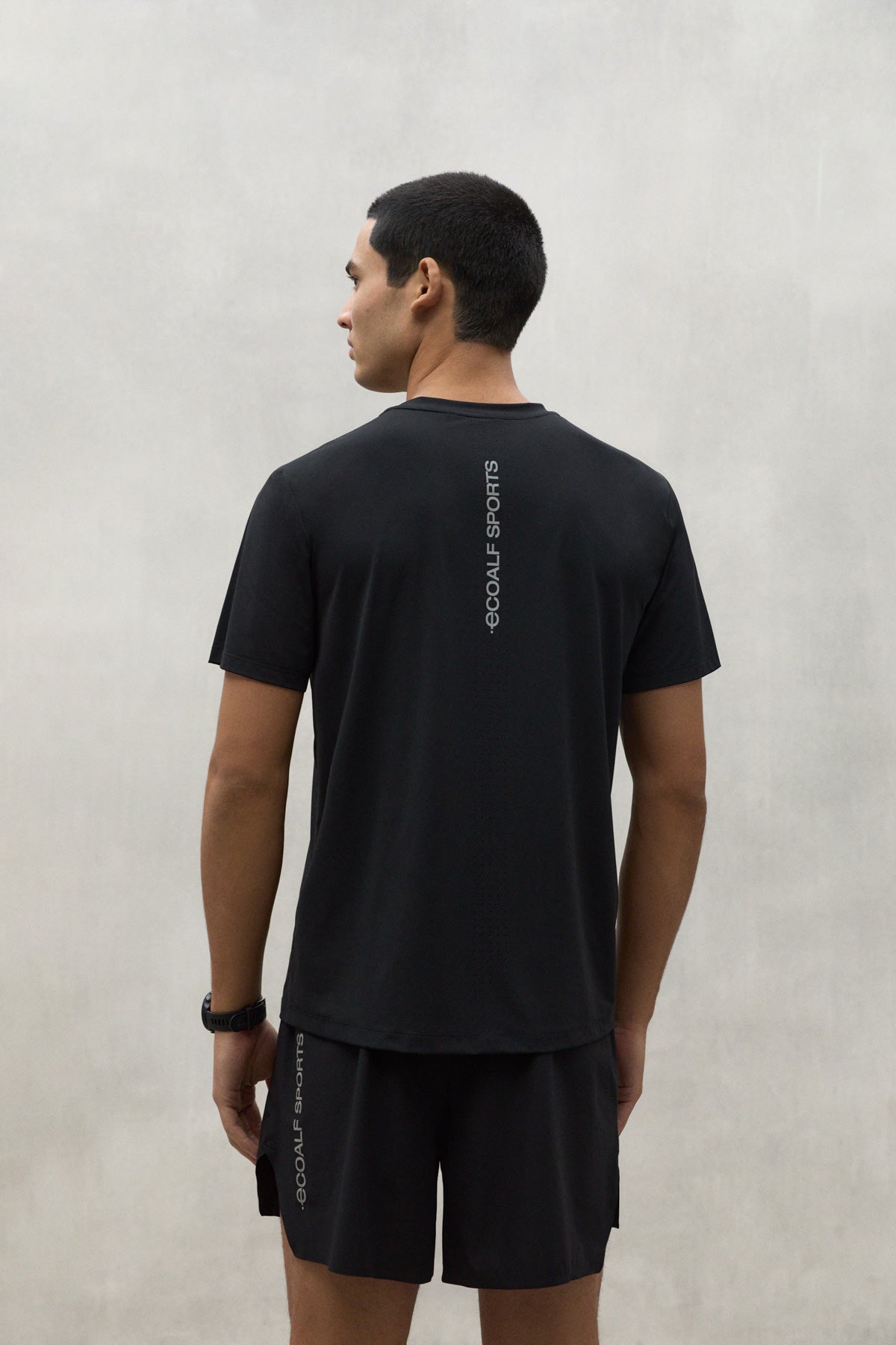 ecoalf-camiseta-zurich-negra-t-cnica-transpirable-para-hombre image 5
