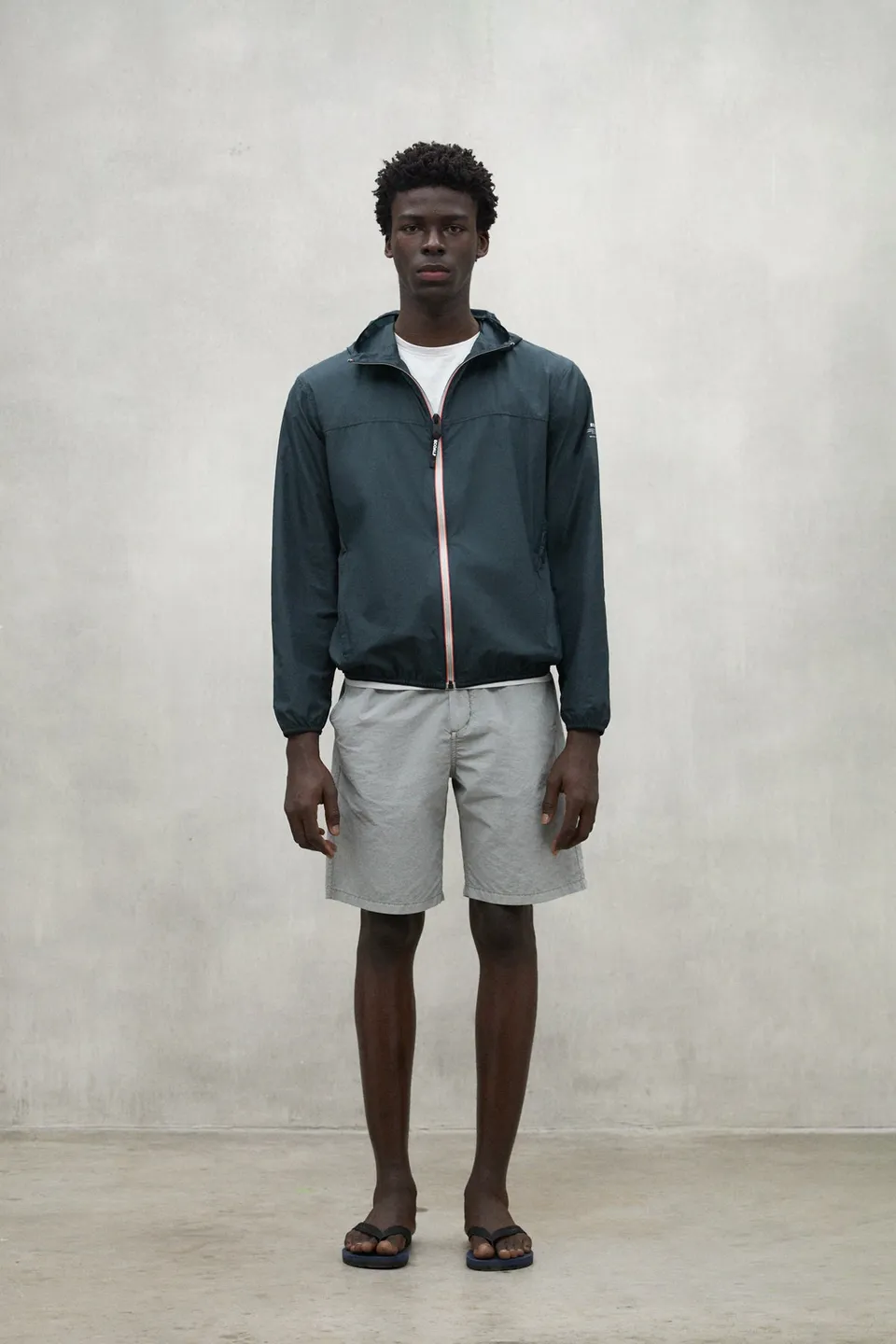 chaqueta-ecoalf-mori-verde-repelente-al-agua-poliamida-reciclada image 1