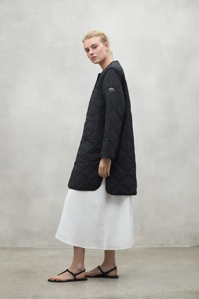ecoalf-chaqueta-mayen-negra-100-poliamida-reciclada-fit-holgado-y-largo-bajo-la- image 1