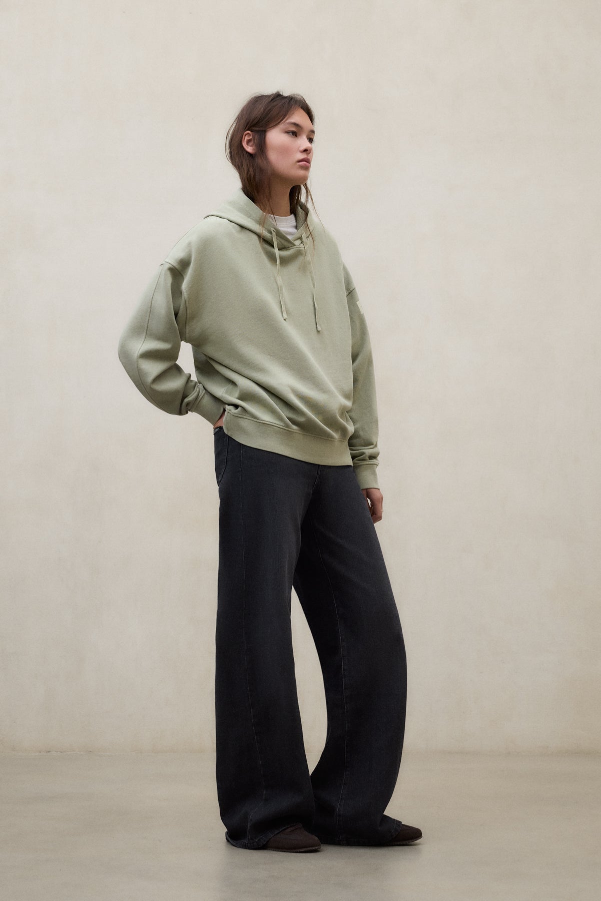 ecoalf-sudadera-bianca-verde-100-algod-n-reciclado-con-capucha-y-cordones image 4