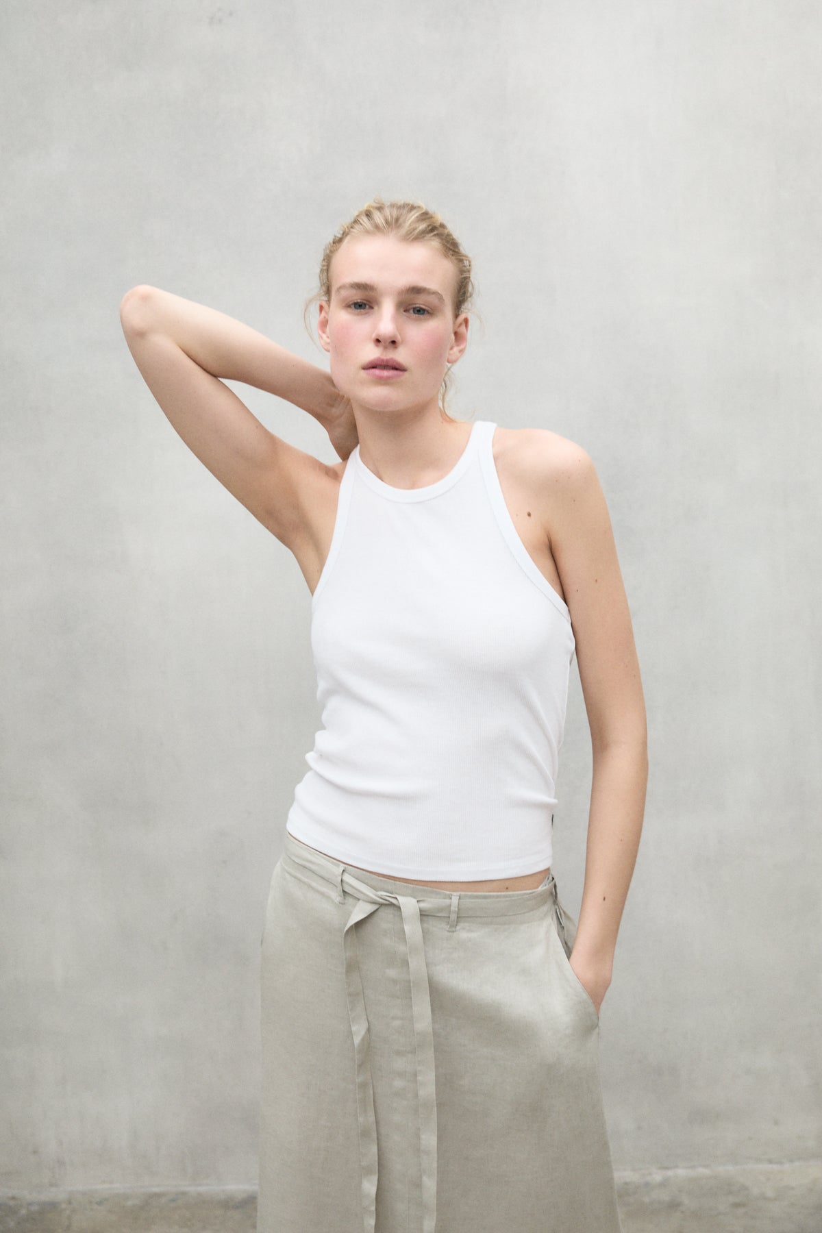 falda-ecoalf-lara-beige-de-lino-reciclado-para-mujer image 4