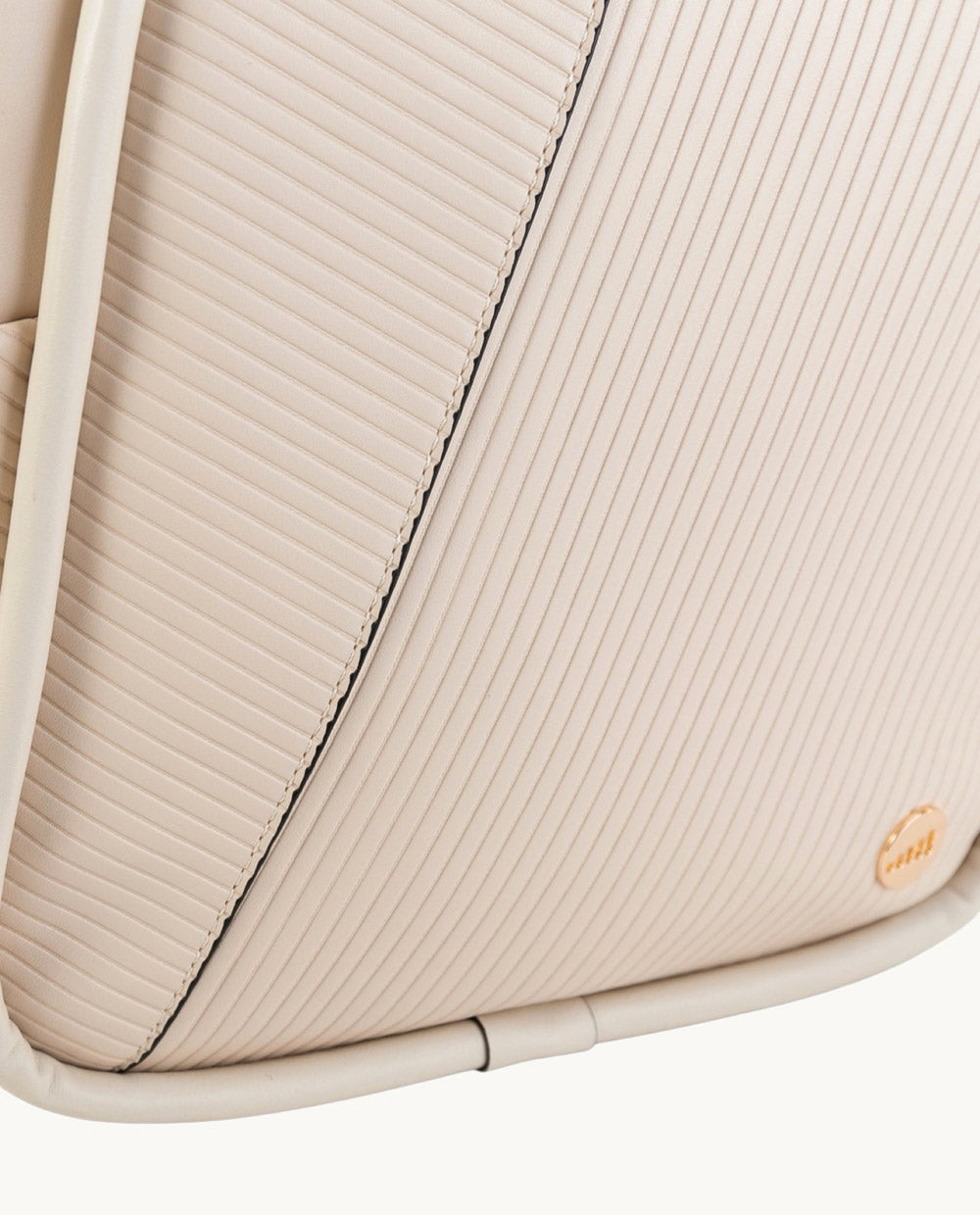 kbas-mochila-de-piel-sint-tica-urban-sierpes-color-beige-27x16x32-cm image 3