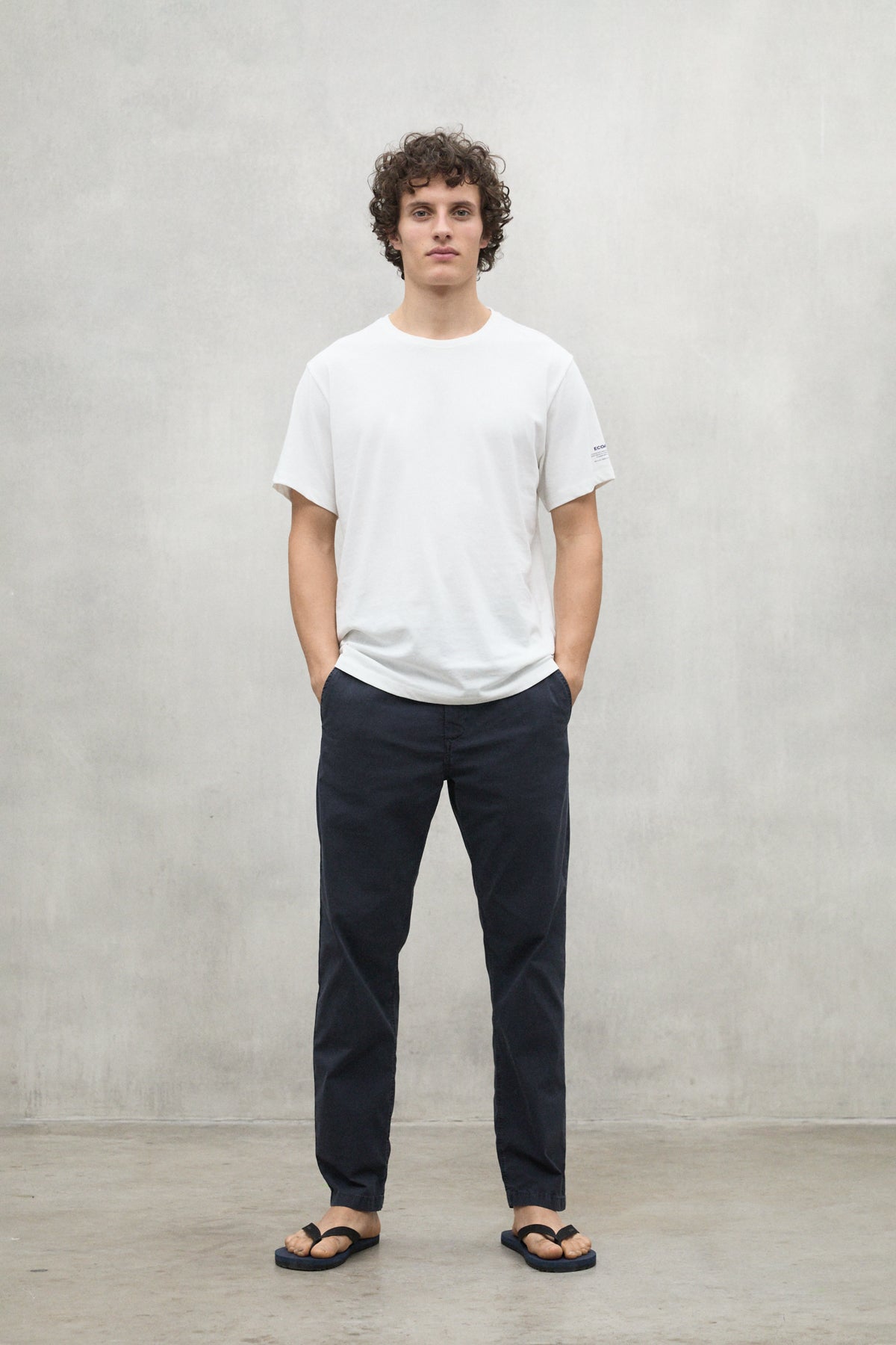ecoalf-camiseta-chester-blanca-algod-n-org-nico-y-reciclado-con-estampado-emerge image 2