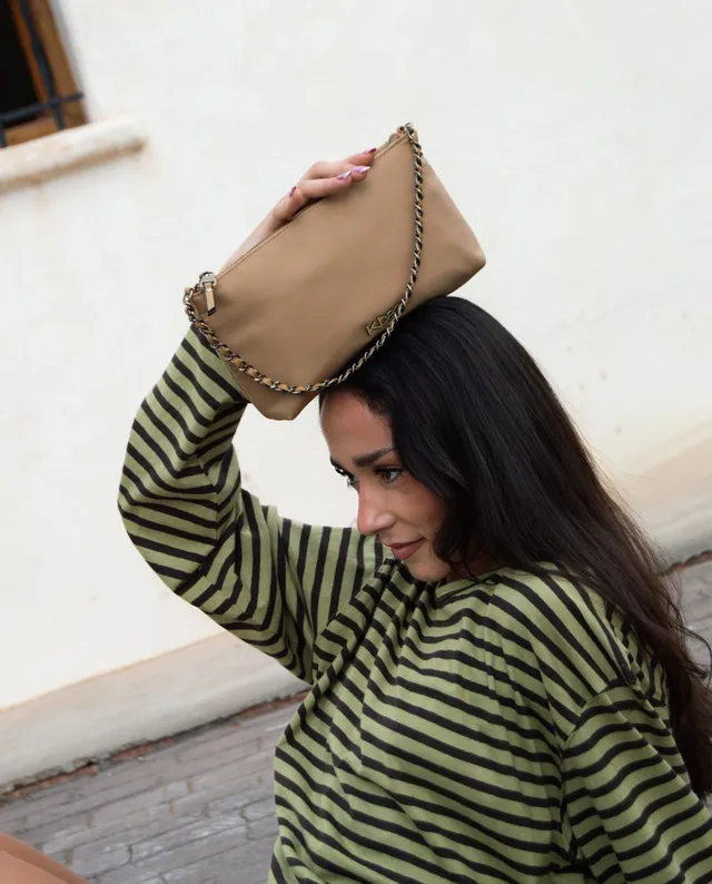 kbas-cartera-de-nylon-color-camel-formato-plano image 1
