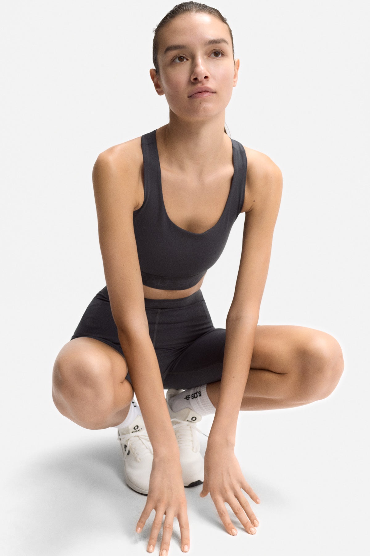 top-berl-n-gris-de-ecoalf-para-mujer-poliamida-reciclada-y-elastano-compresivo-y image 5