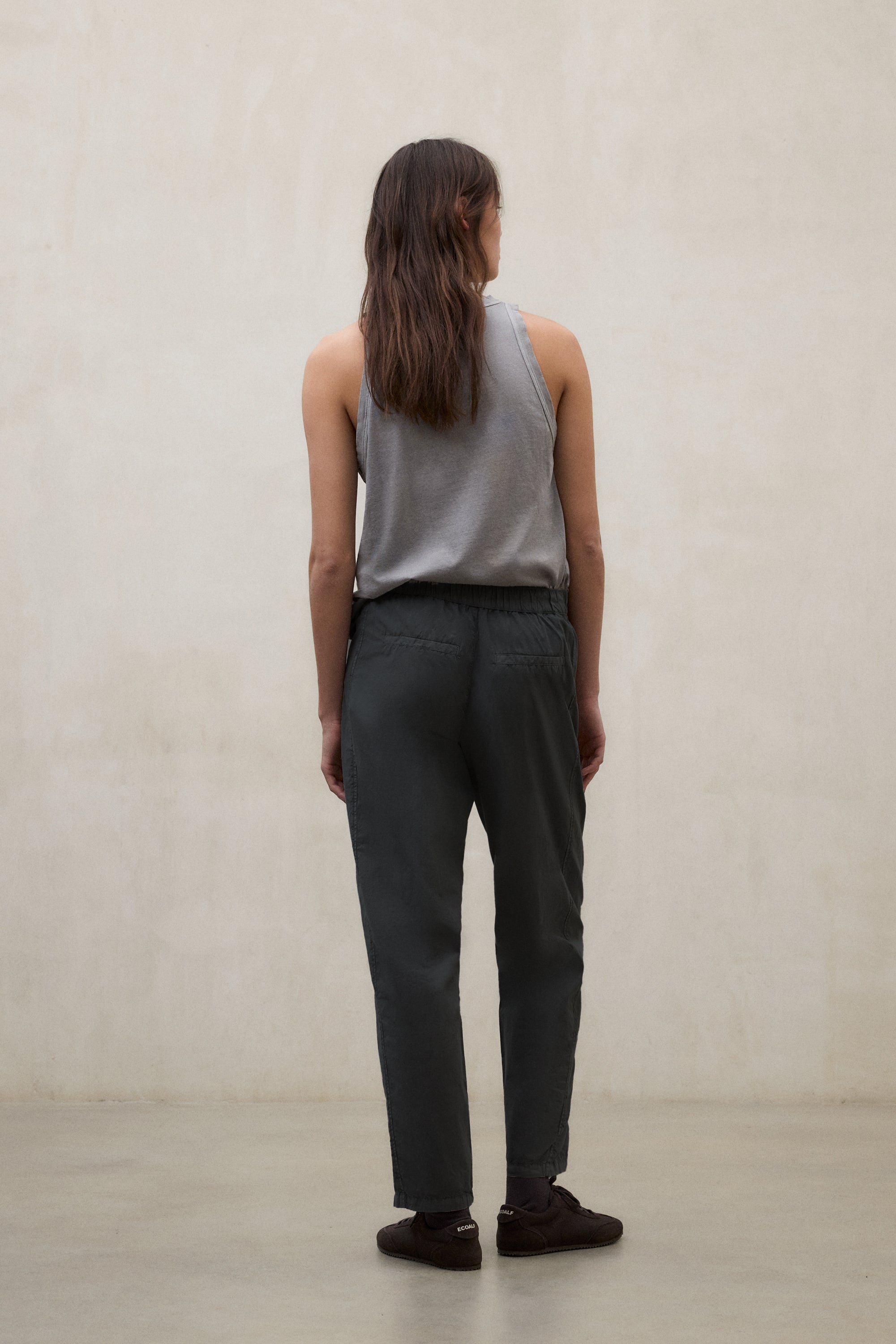 pantalones-ecoalf-ripoll-gris-para-mujer-100-algod-n-regenerativo-suavidad-super image 4