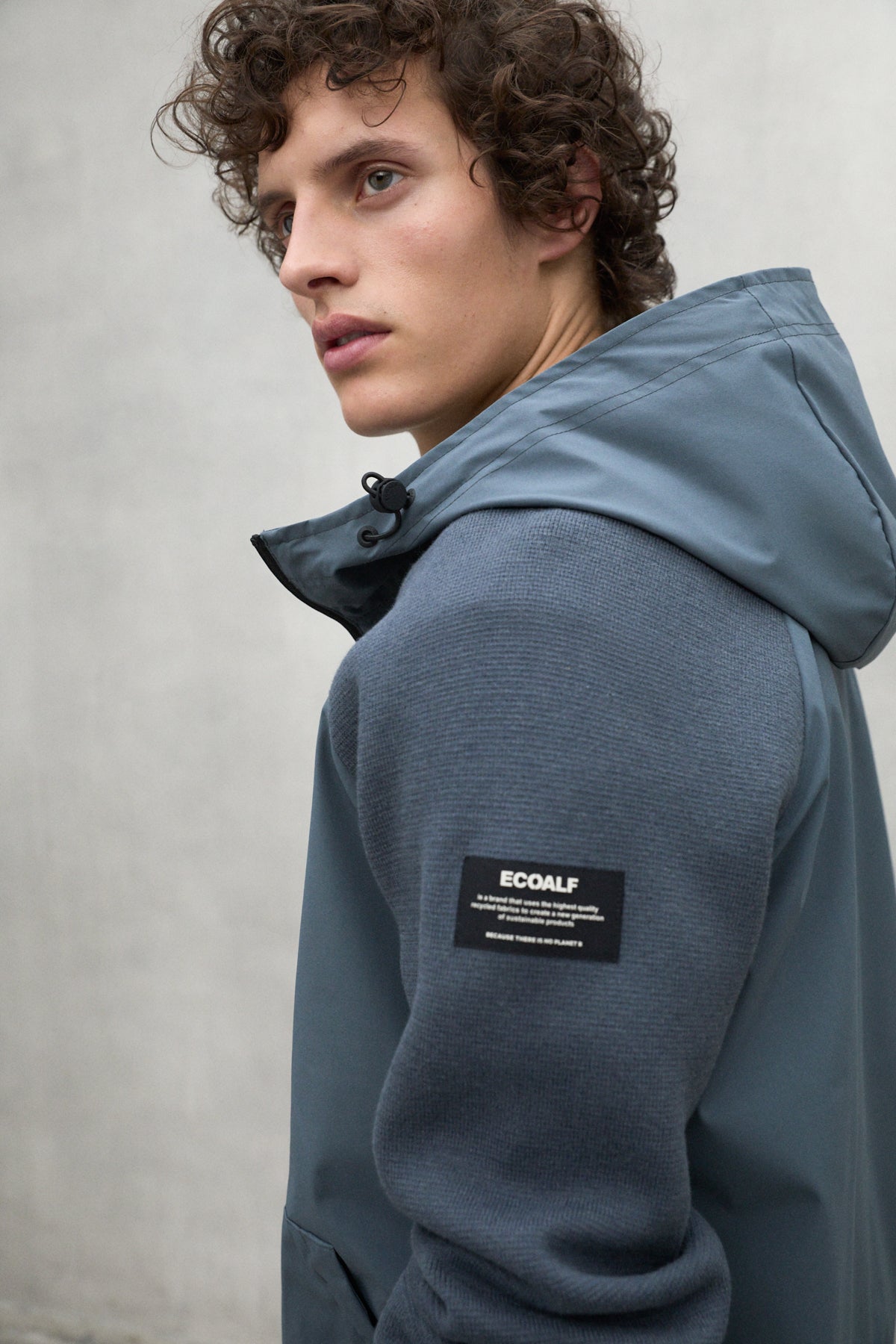 ecoalf-jersey-potus-gris-de-punto-milano-con-capucha-y-cremallera image 3
