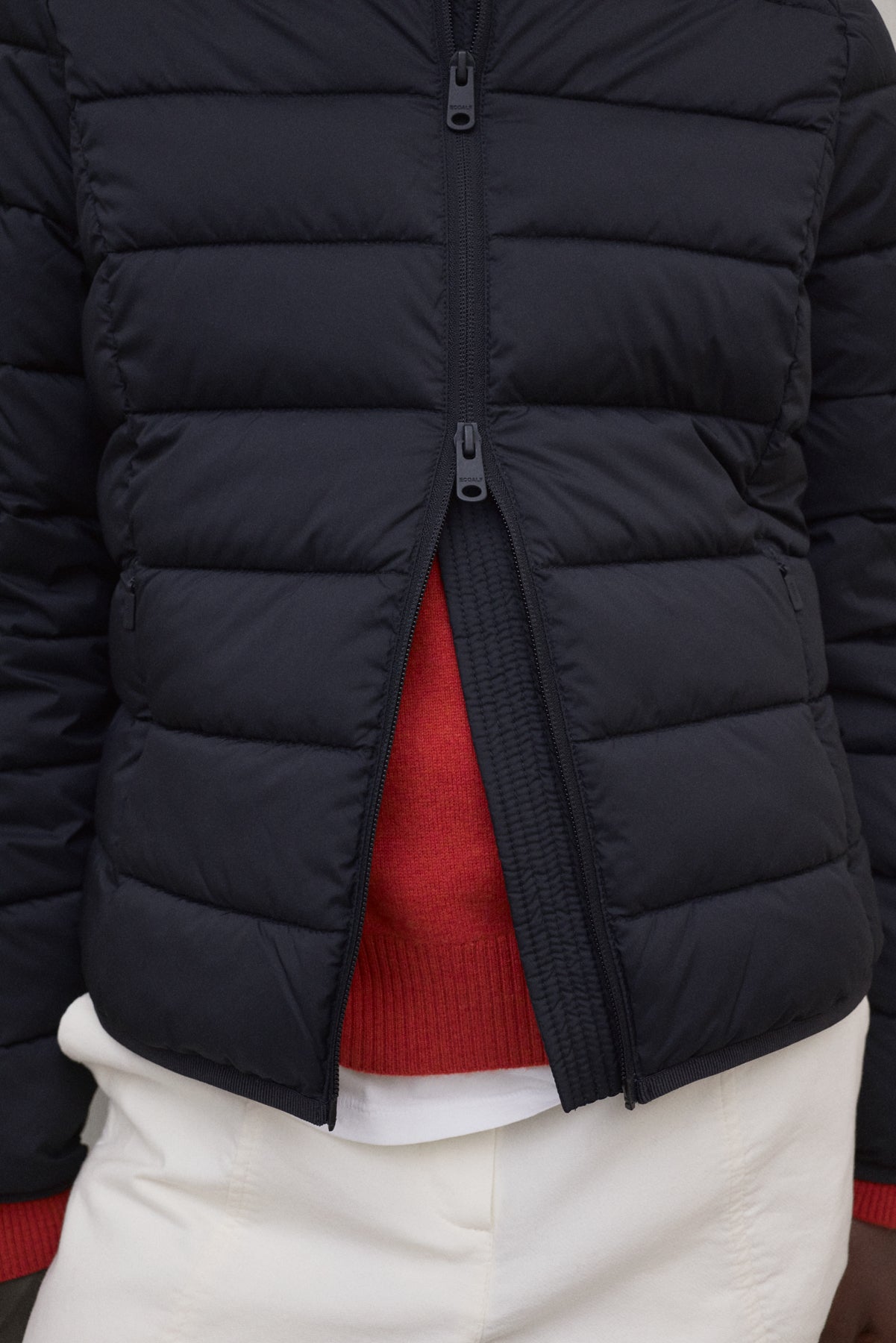 chaqueta-ecoalf-aspenalf-negra-poli-ster-reciclado-repelente-al-agua-mujer image 5