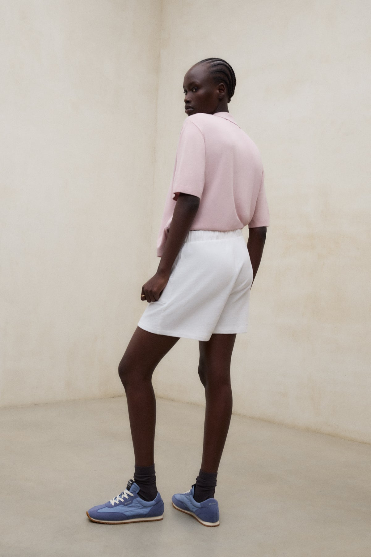 shorts-ness-blancos-ecoalf-de-algod-n-regenerativo-para-mujer image 3