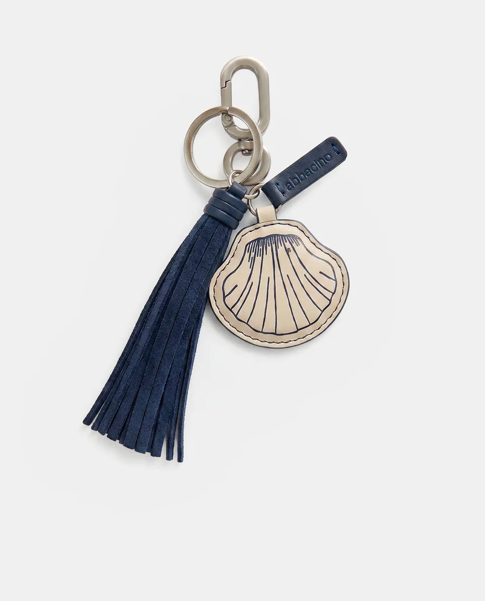abbacino-llavero-charm-concha-en-piel-azul-con-borla image 1