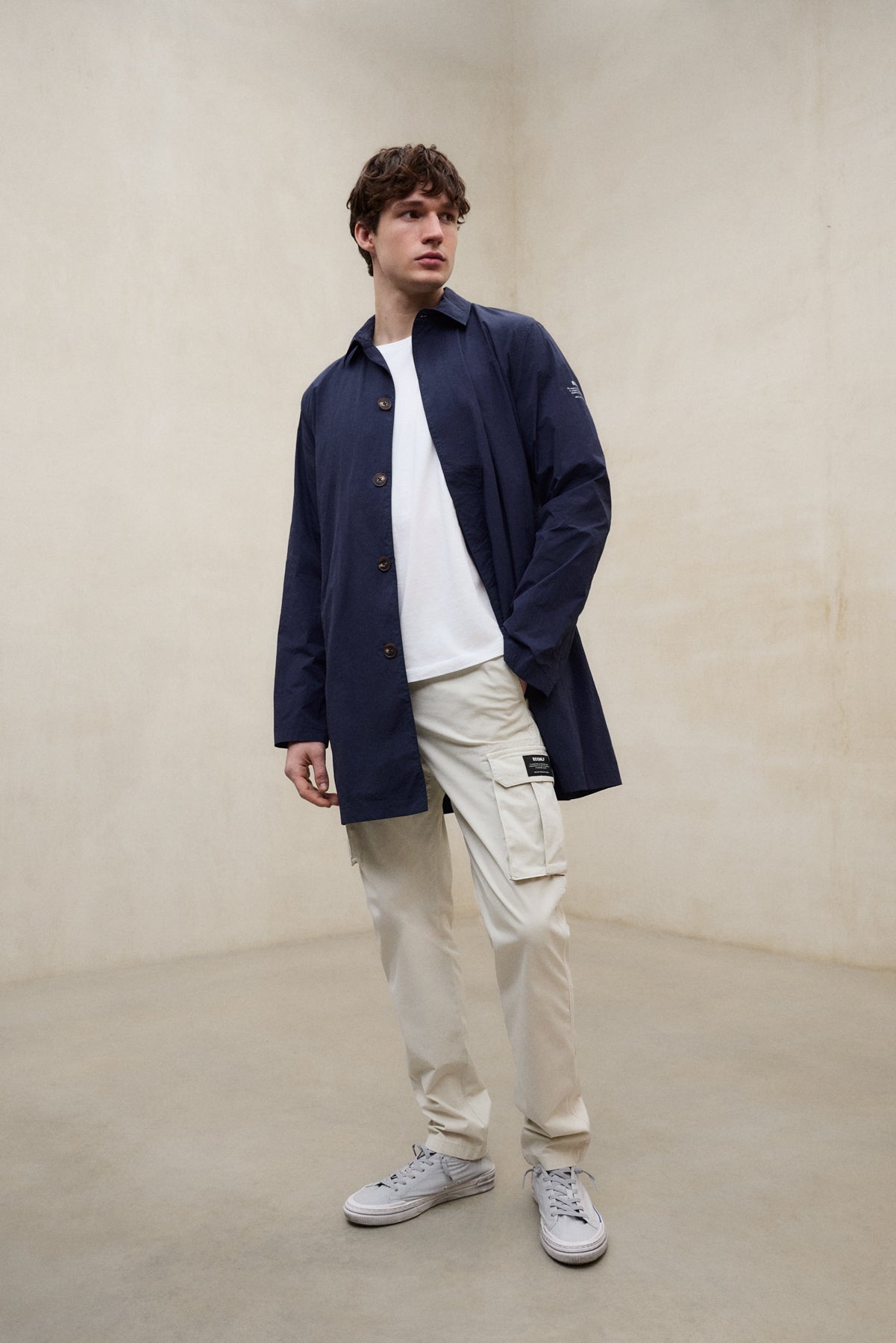 gabardina-ecoalf-packable-vestal-azul-marino-de-poliamida-reciclada-para-hombre image 5