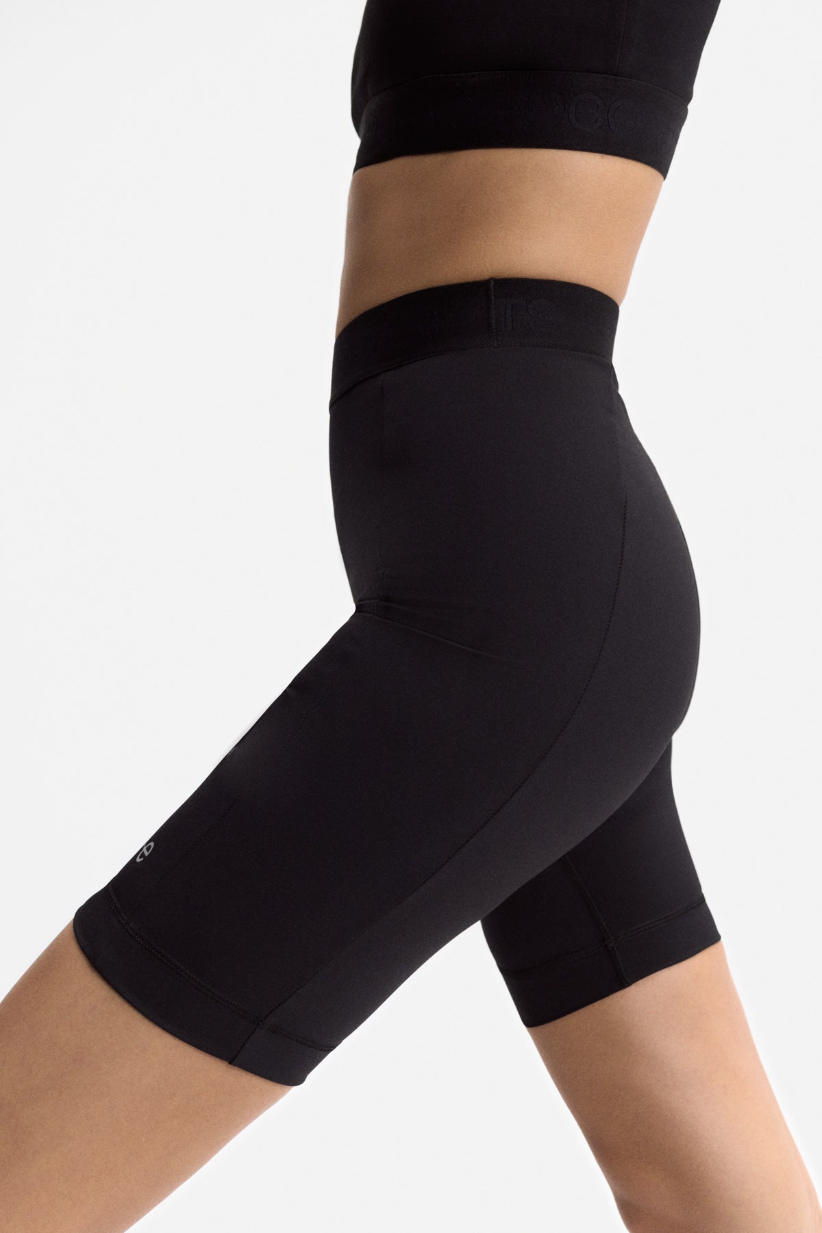 ecoalf-leggings-cortos-rome-negros-malla-deportiva-compresiva-y-transpirable-par image 2