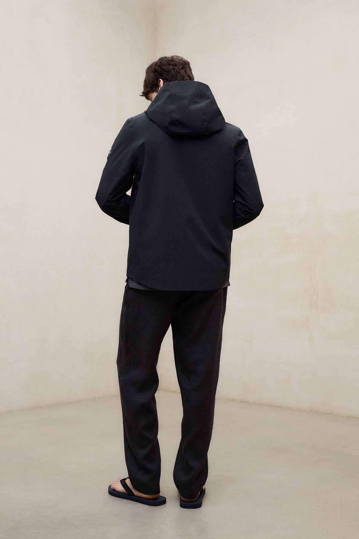 ecoalf-chaqueta-darwin-negra-de-poli-ster-reciclado-para-hombre image 3