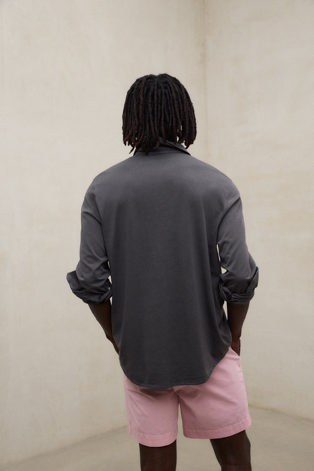 camisa-will-de-ecoalf-gris-oscuro-100-algod-n-reciclado-fit-regular image 4