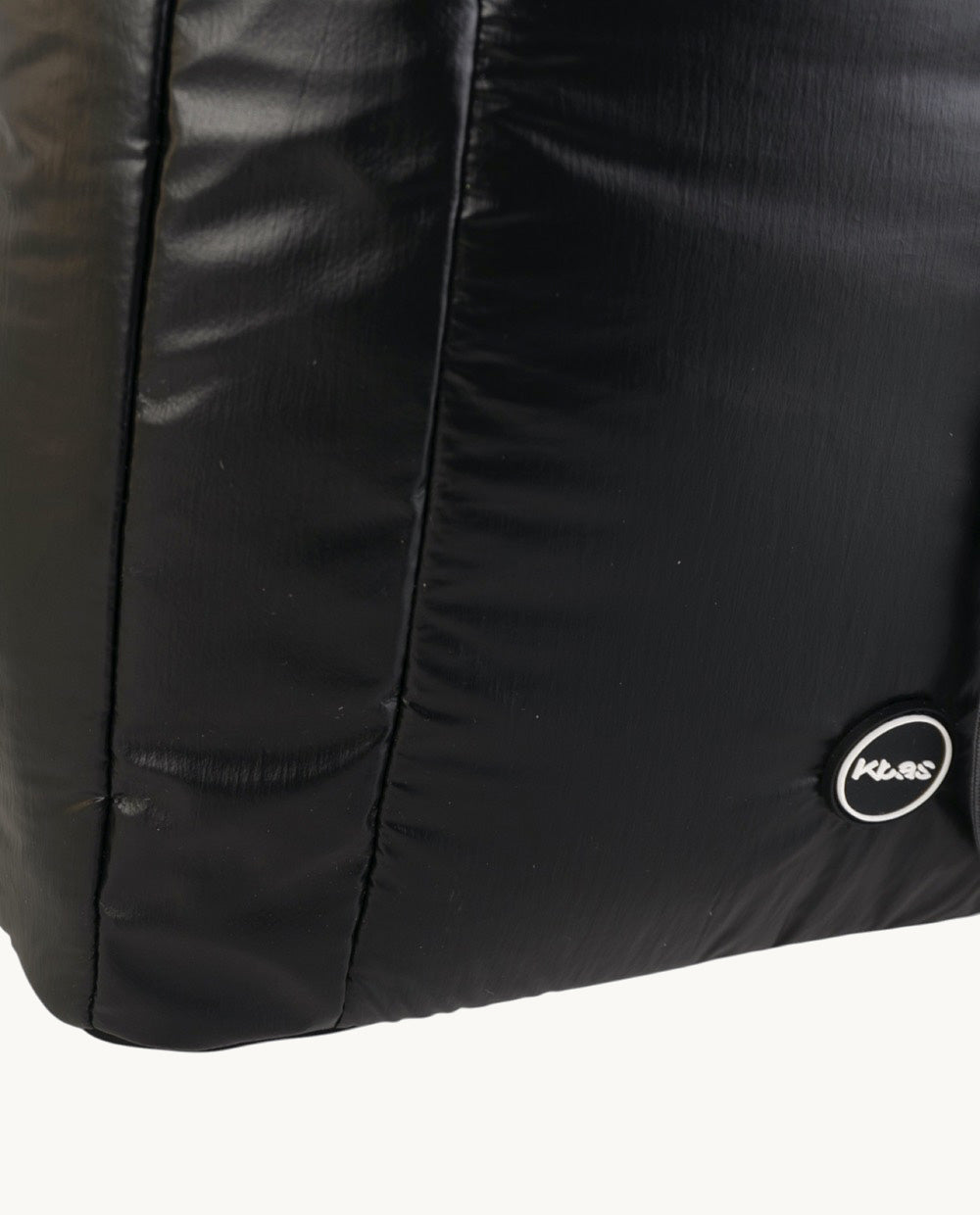kbas-mochila-de-nylon-metalizado-negro-oi26-28-x-13-x-33-cm image 3