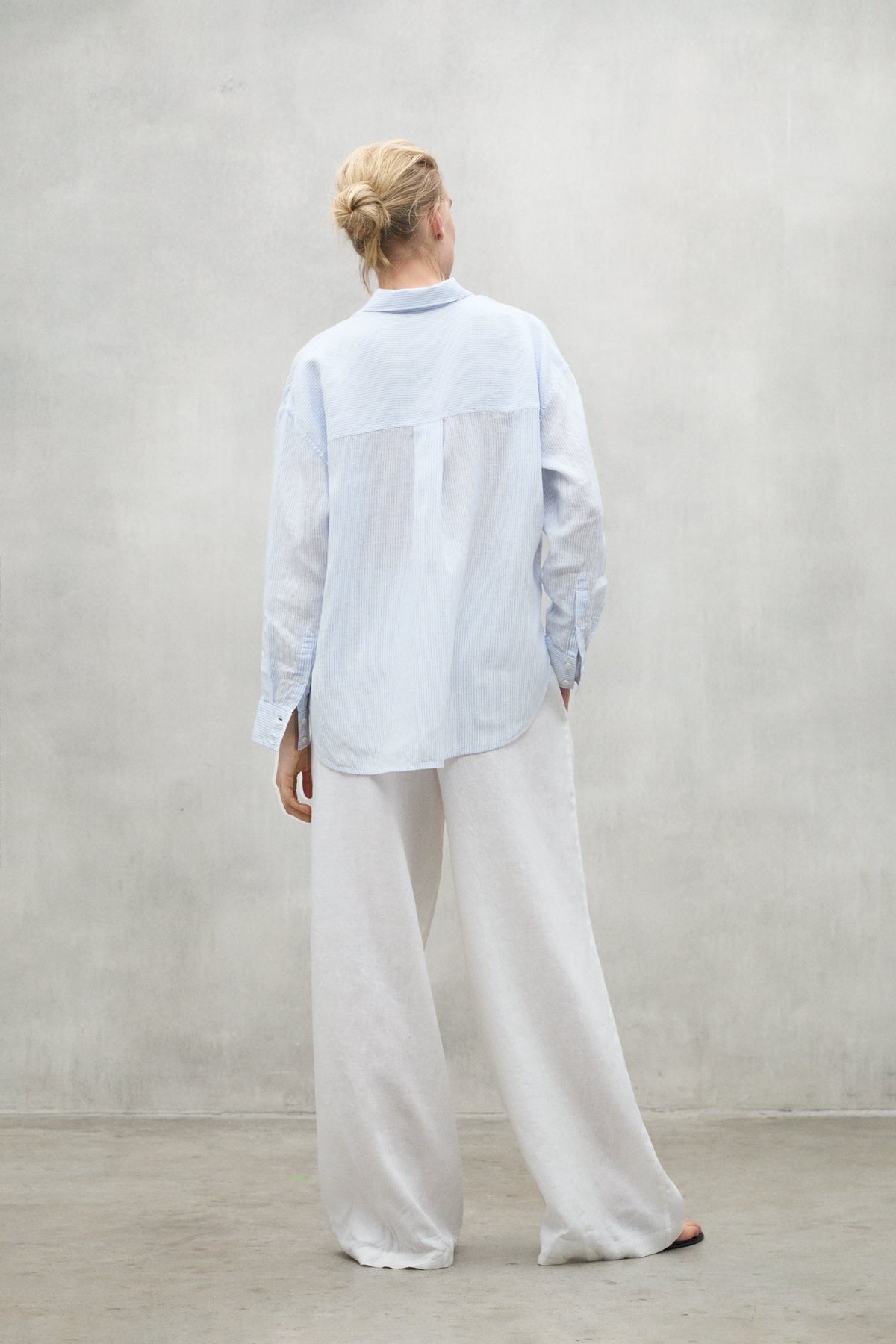 ecoalf-camisa-a-rayas-de-lino-daria-azul-claro-de-mujer image 3