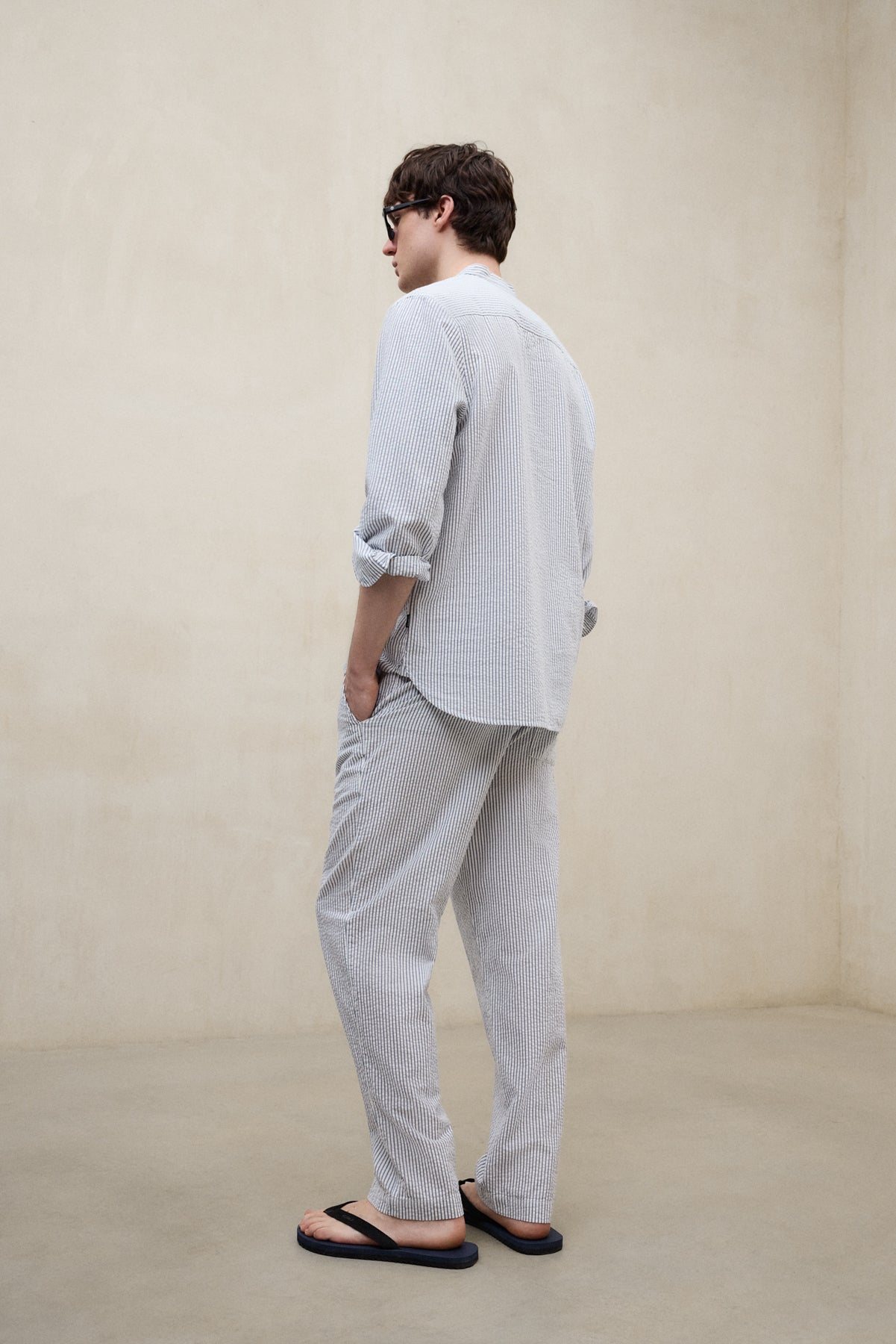 pantalones-ecoalf-feire-azul-de-hombre-70-algod-n-org-nico-fit-relajado-tiro-med image 2