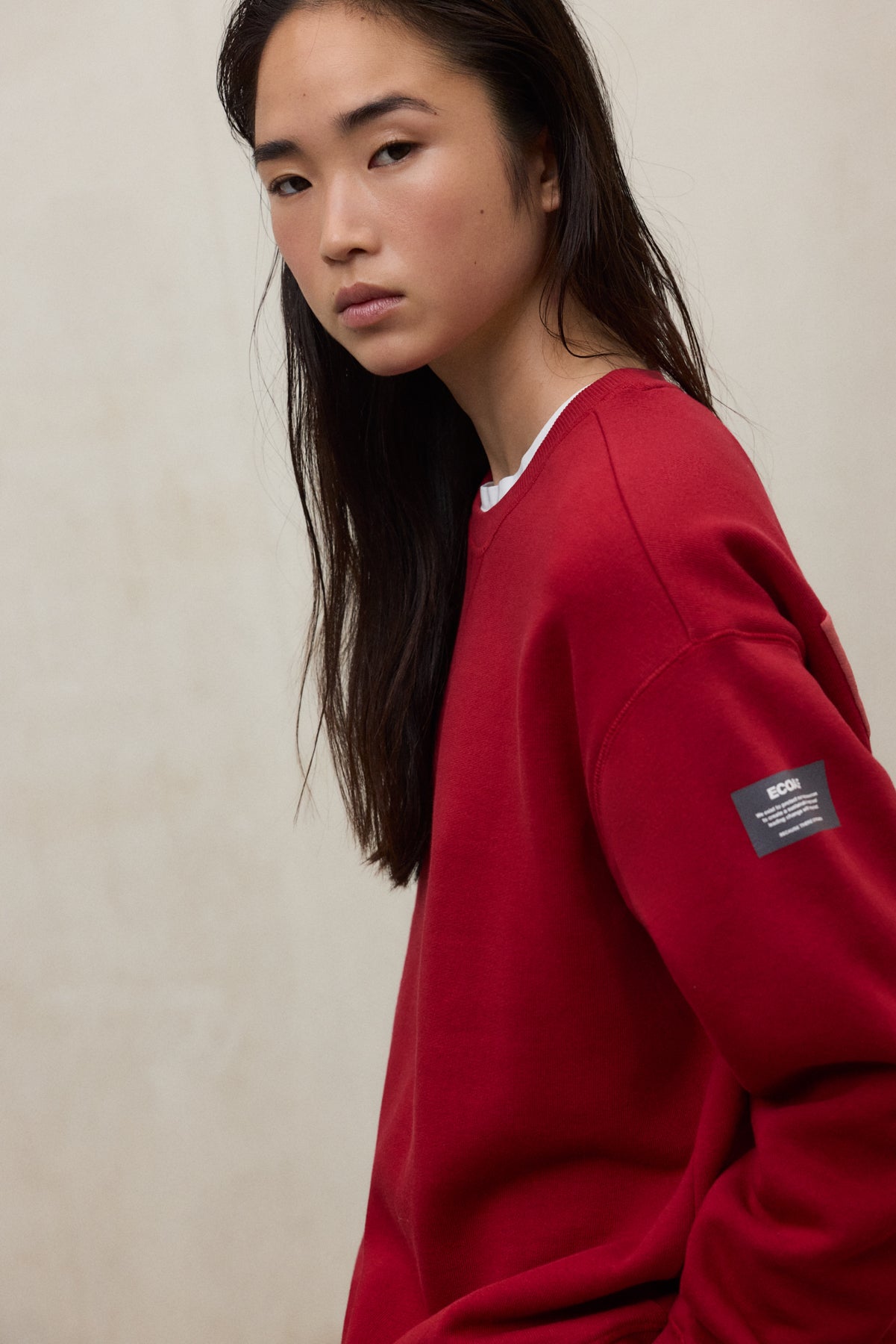 sudadera-ecoalf-storm-roja-de-algod-n-reciclado-y-org-nico-para-mujer image 6