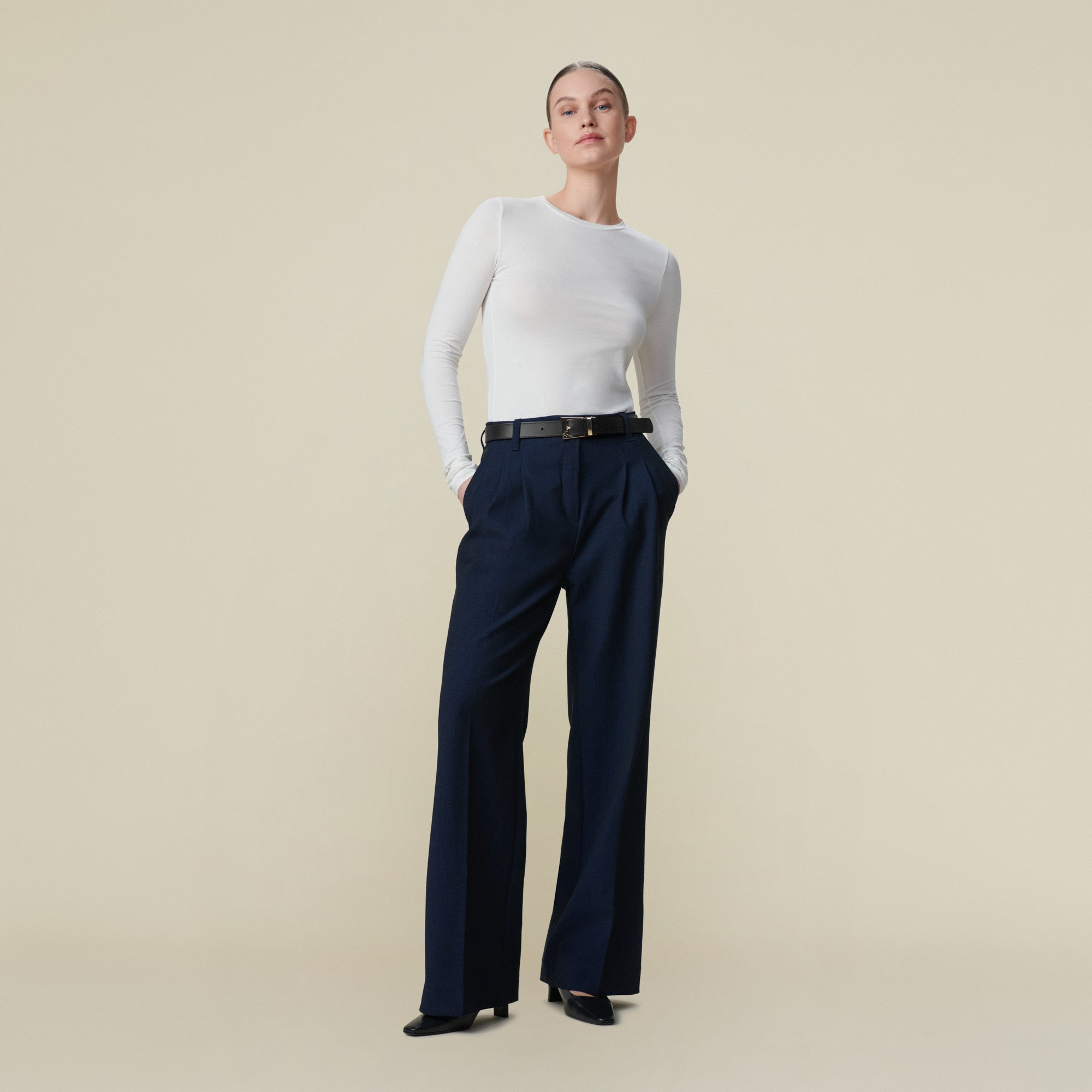 traje-lois-wanda-poli-ster-algod-n-y-viscosa-con-elastano image 8