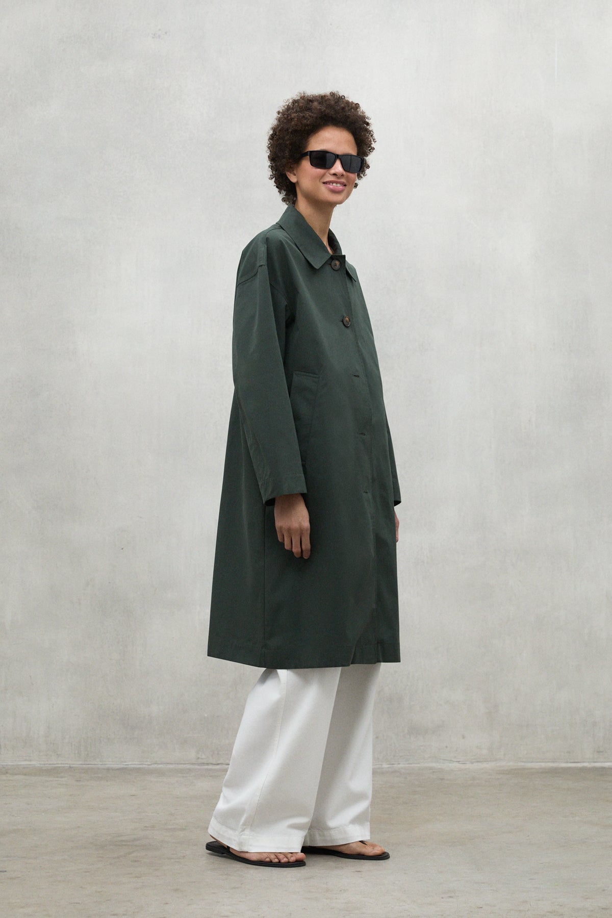 chaqueta-ecoalf-stong-khaki-de-mujer-poli-ster-reciclado-holgada image 1