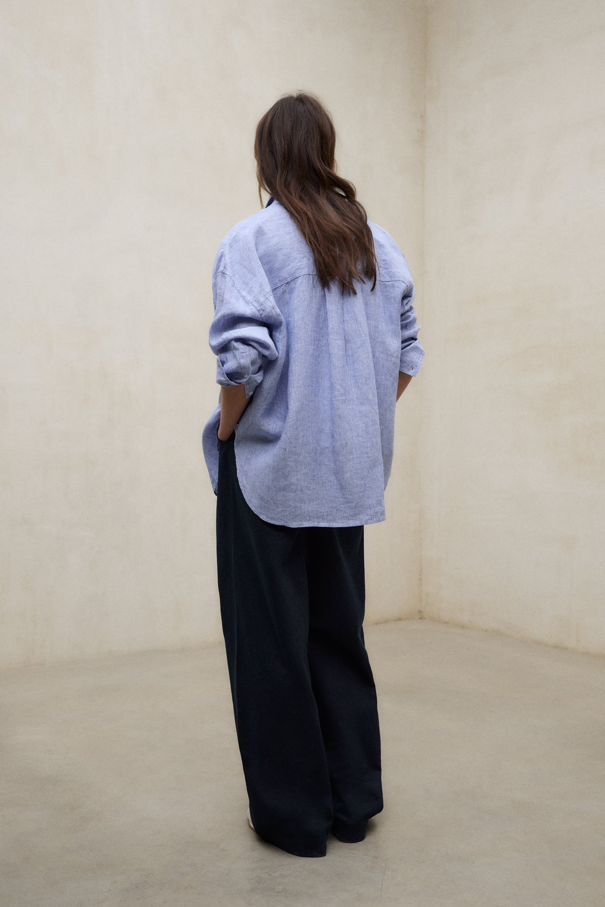 camisa-daria-a-rayas-de-ecoalf-para-mujer-lino-fit-oversize image 3