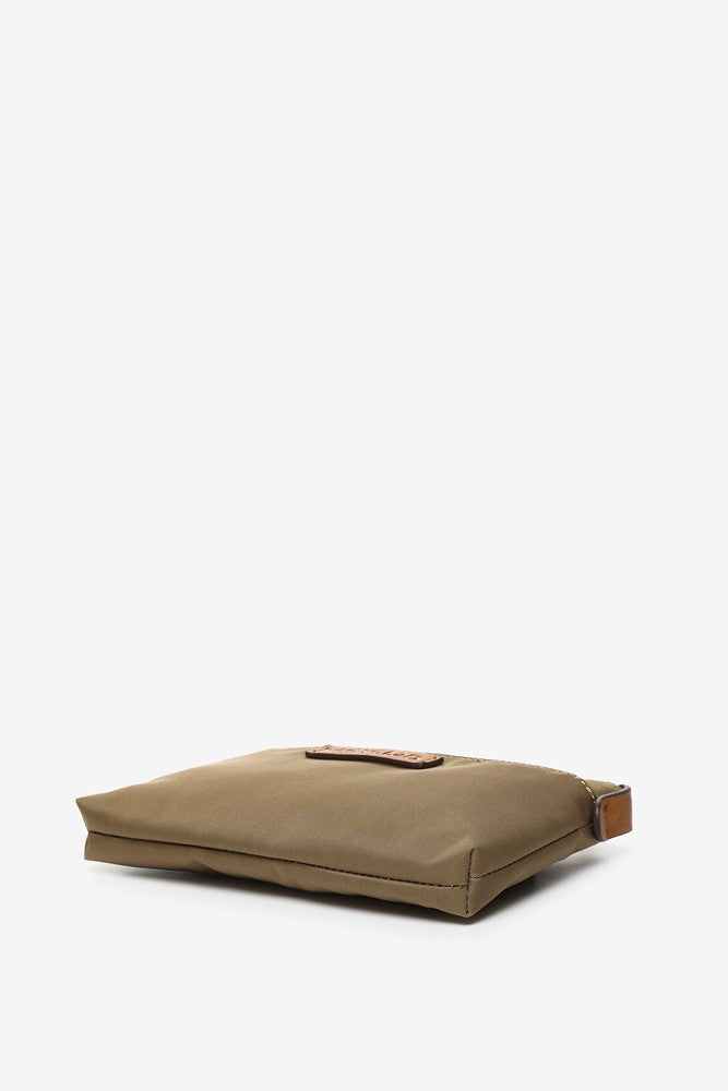 abbacino-neceser-plano-mujer-materiales-reciclados-camel image 3