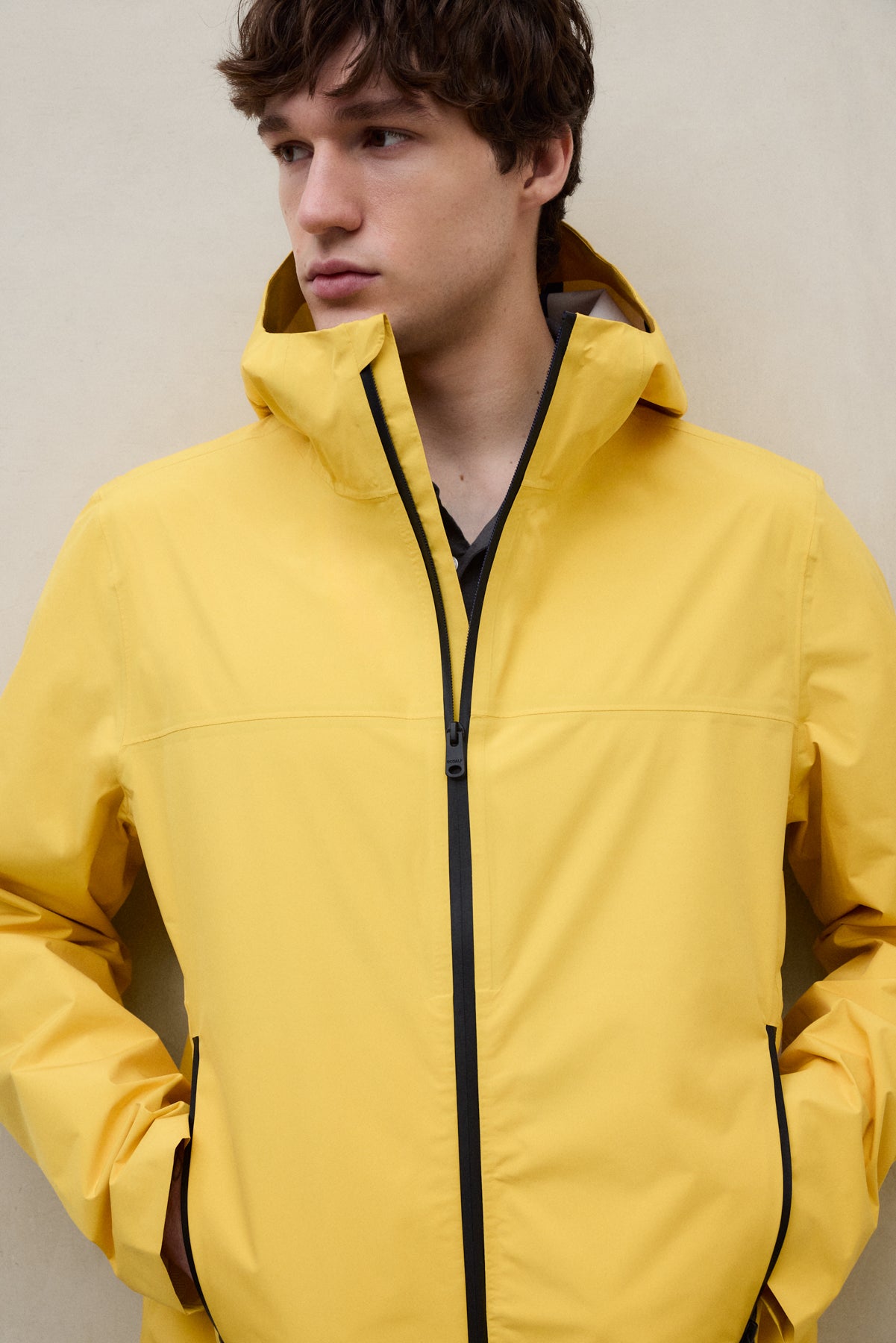 chaqueta-darwin-ecoalf-amarilla-impermeable-3k-transpirable-3k-100-poli-ster-rec image 3