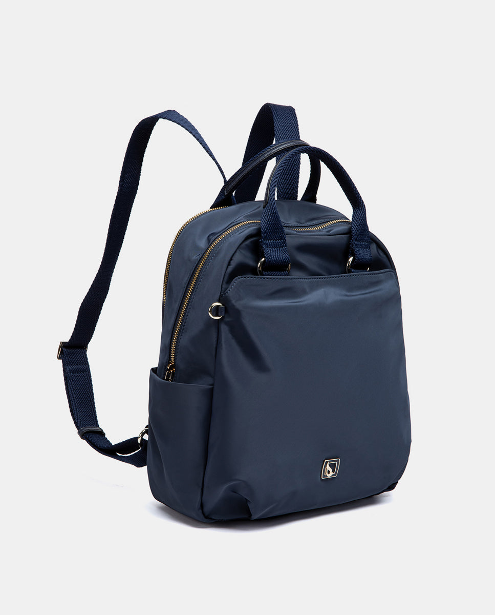 mochila-abbacino-materiales-reciclados-azul-uso-diario image 3